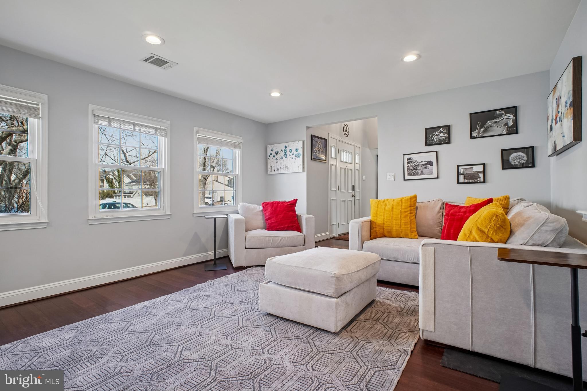 REFLECTION LAKE - Residential