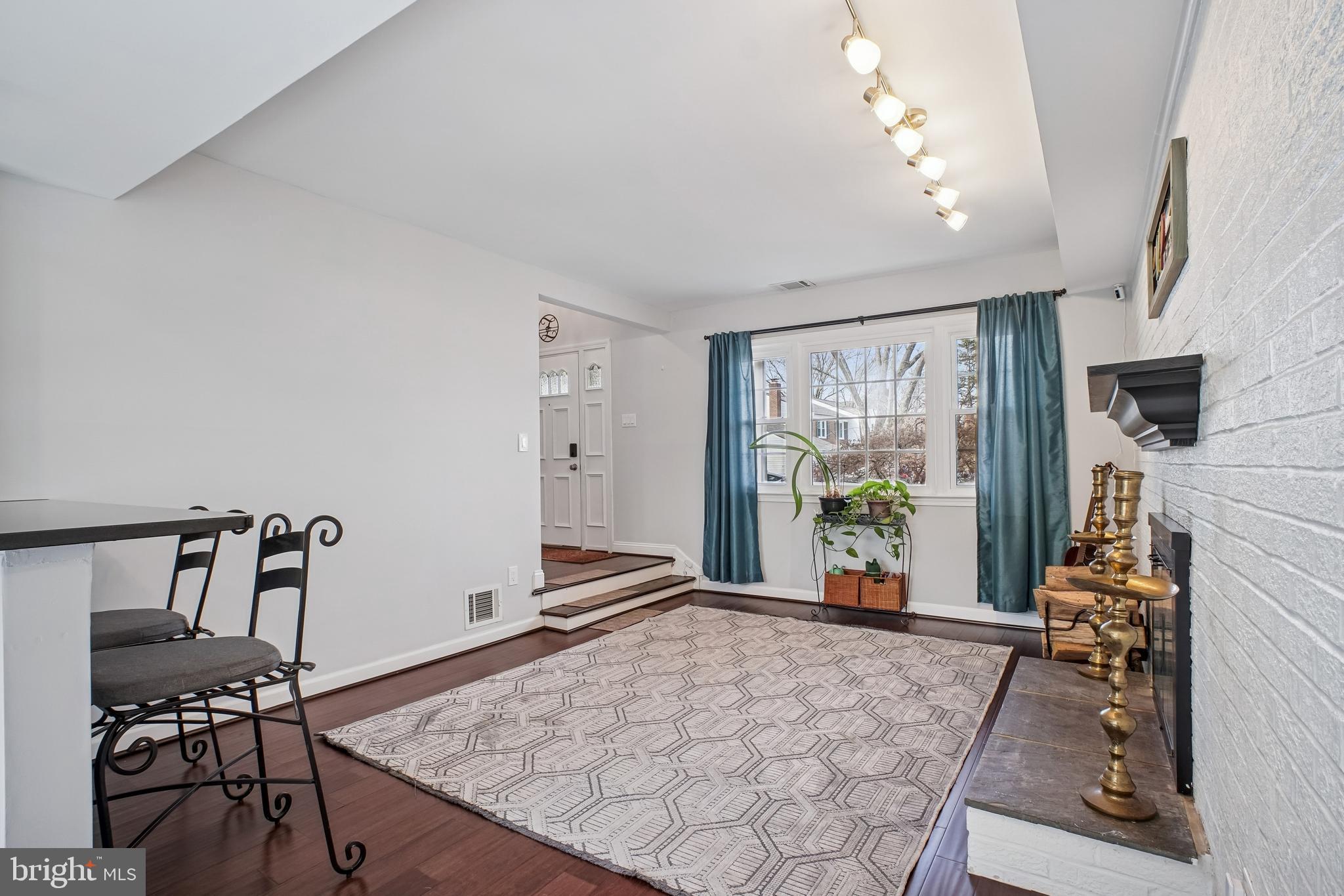 REFLECTION LAKE - Residential