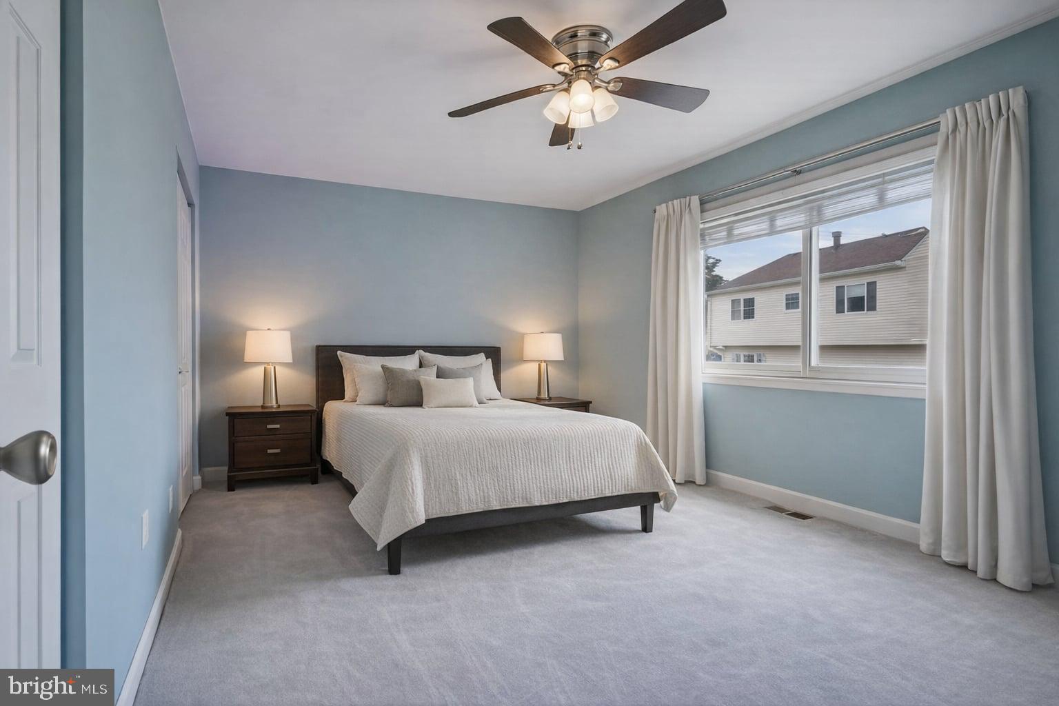 REFLECTION LAKE - Residential