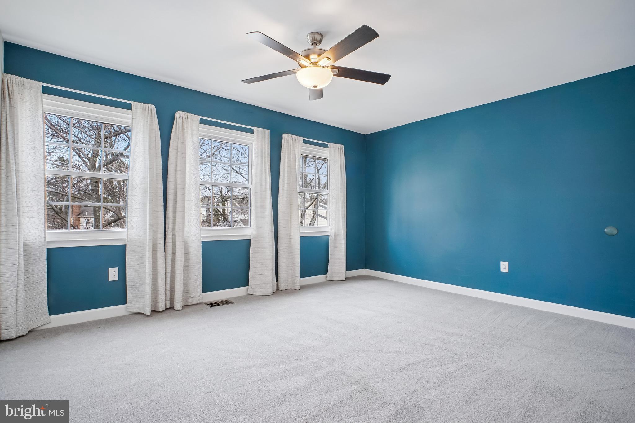 REFLECTION LAKE - Residential