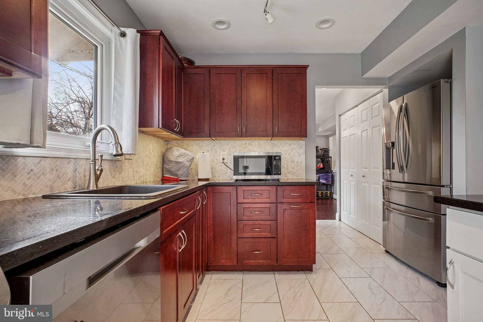 REFLECTION LAKE - Residential