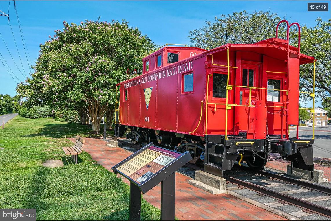 REFLECTION LAKE - Residential