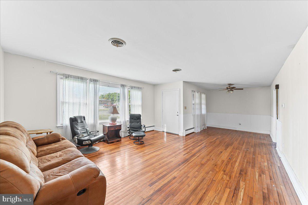 317 KENT WAY