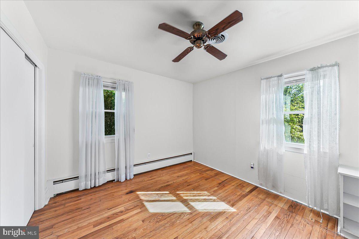 COTTAGE DALE ACRES - Residential