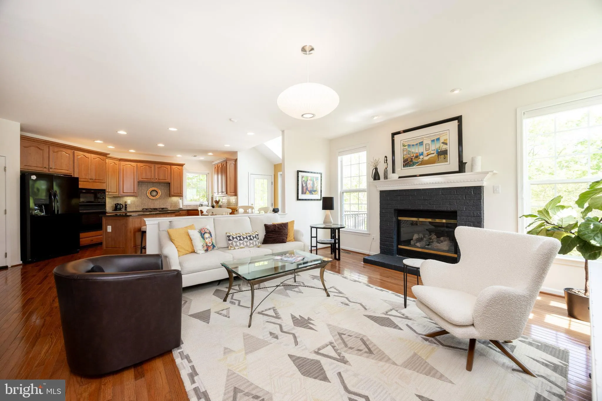 Phoenixville, Pennsylvania 19460, United States, 4 Bedrooms Bedrooms, ,4 BathroomsBathrooms,Residential,Pending,124180