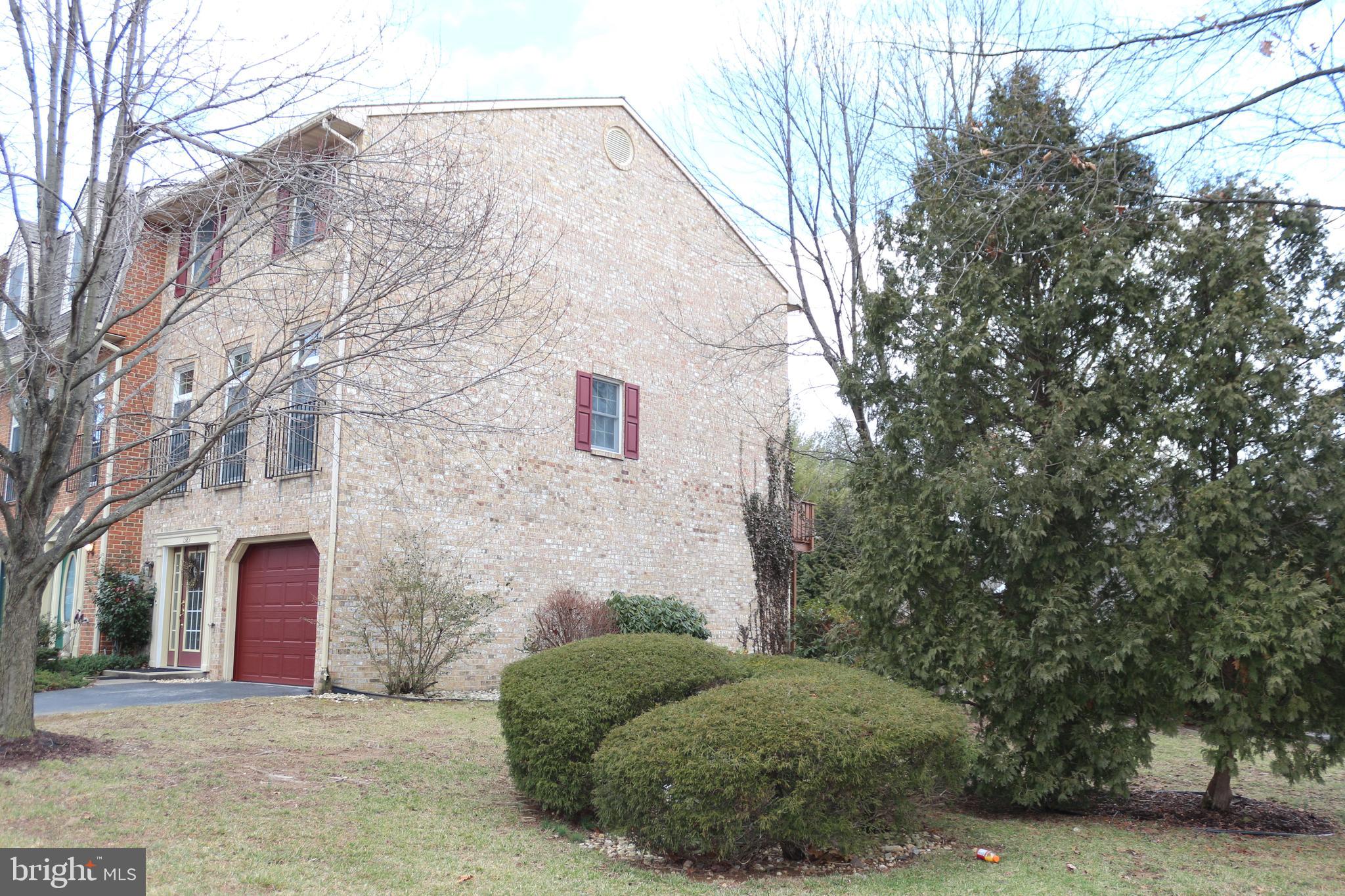 NORTH GATE TOWNE HOMES - Residential