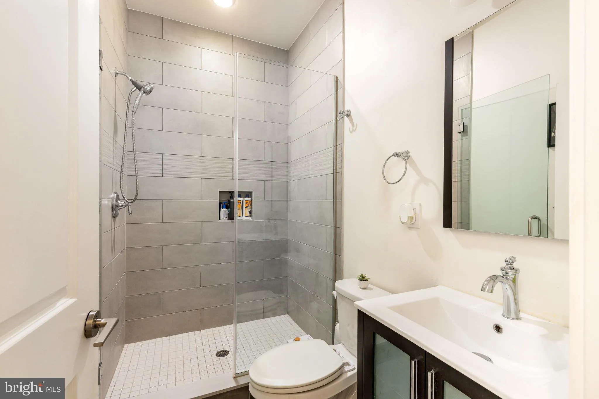 Philadelphia, Pennsylvania 19122, United States, 2 Bedrooms Bedrooms, ,2 BathroomsBathrooms,Residential,Active,93324