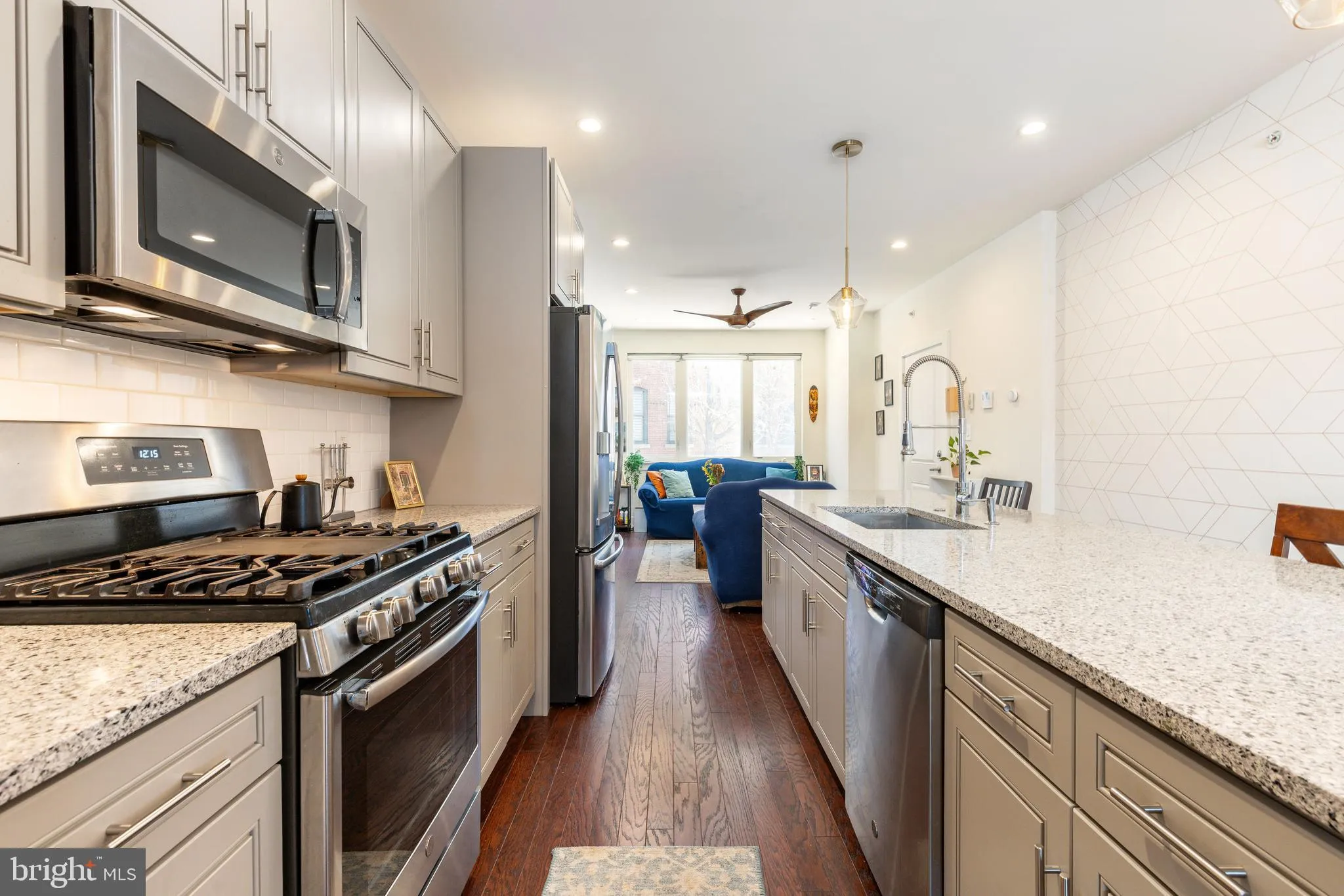 Philadelphia, Pennsylvania 19122, United States, 2 Bedrooms Bedrooms, ,2 BathroomsBathrooms,Residential,Active,93324