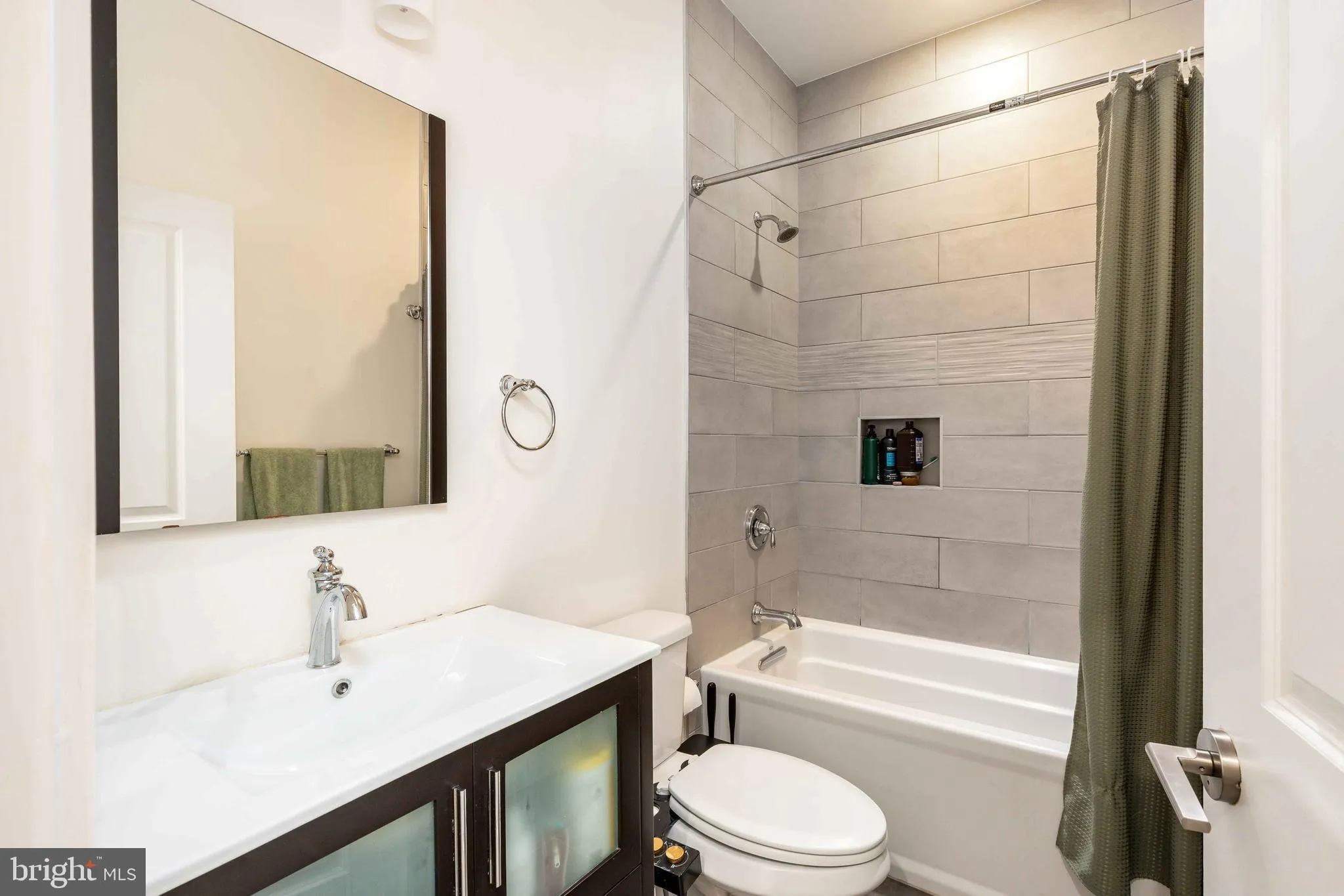 Philadelphia, Pennsylvania 19122, United States, 2 Bedrooms Bedrooms, ,2 BathroomsBathrooms,Residential,Active,93324