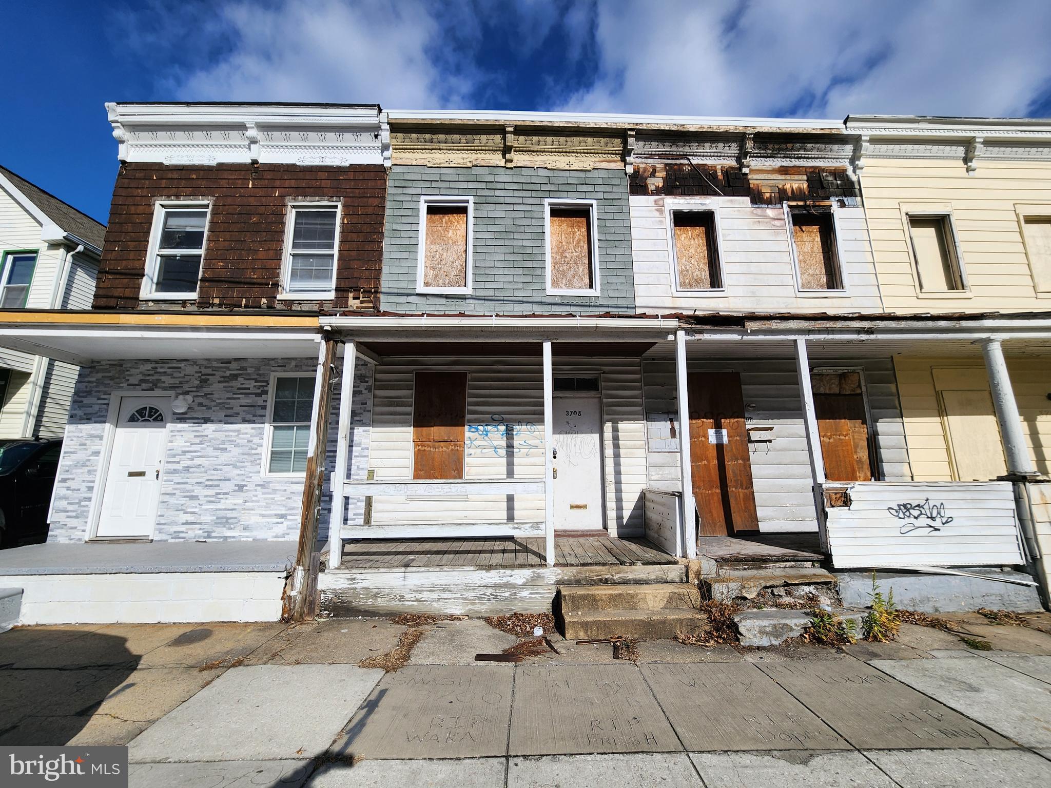 ONLINE AUCTION: Bidding begins 8/07/2025 @ 10:00 AM. Bidding ends 8/11/2025 @ 12:30 PM. List Price is Suggested Opening Bid. Deposit: $5,000.
2 Story Porch-Front Townhouse Shell located in the Saint Josephs area of Baltimore City. Residents can enjoy the nearby attractions such as the Edmondson Village Shopping Center, Ascension Saint Agnes Hospital, & Leon Day Park. Property is Vacant. Easy Access to Major Traffic Artery Frederick Ave. See below for more information.