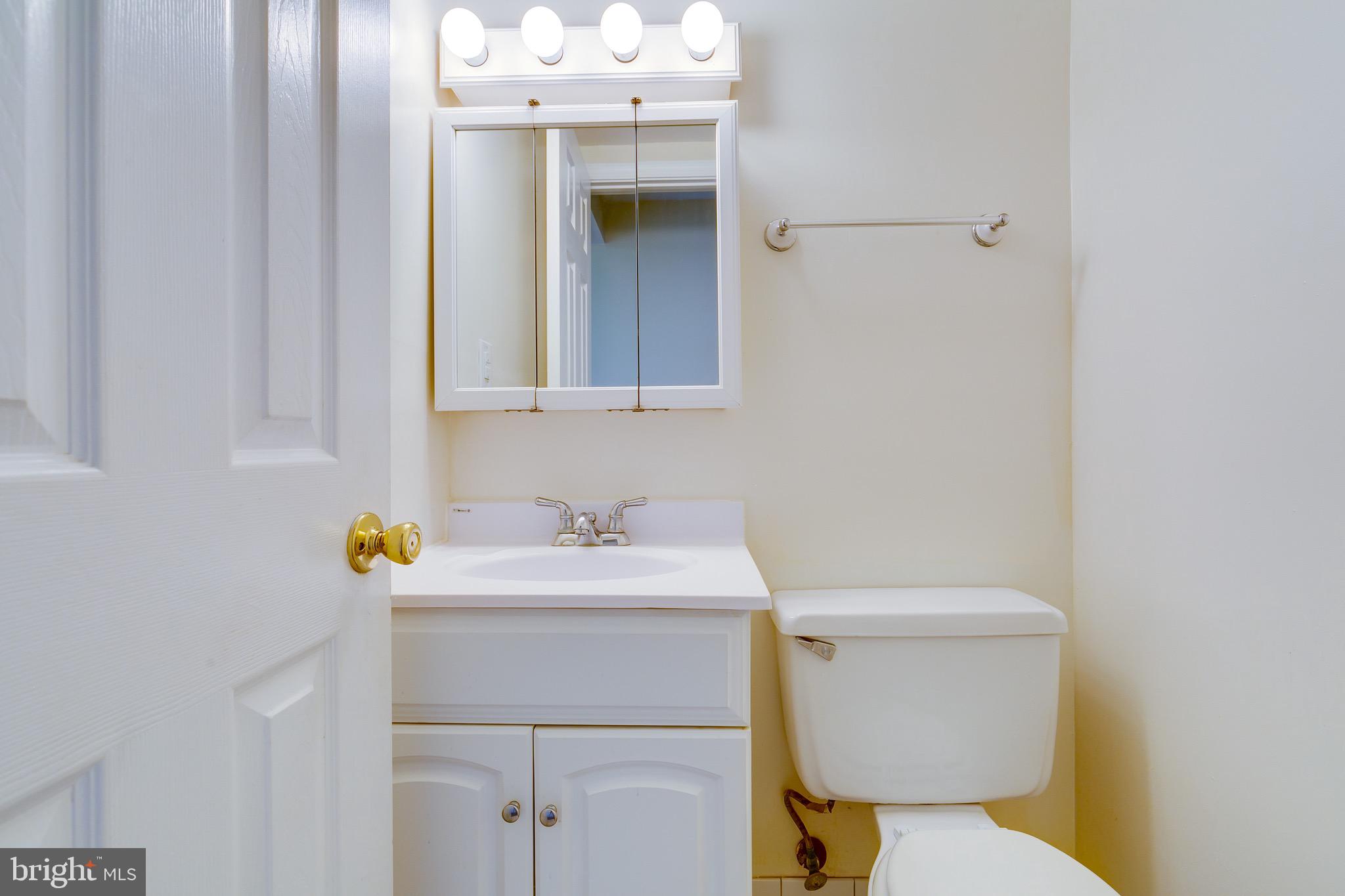 ASHTON GLEN - Residential Lease