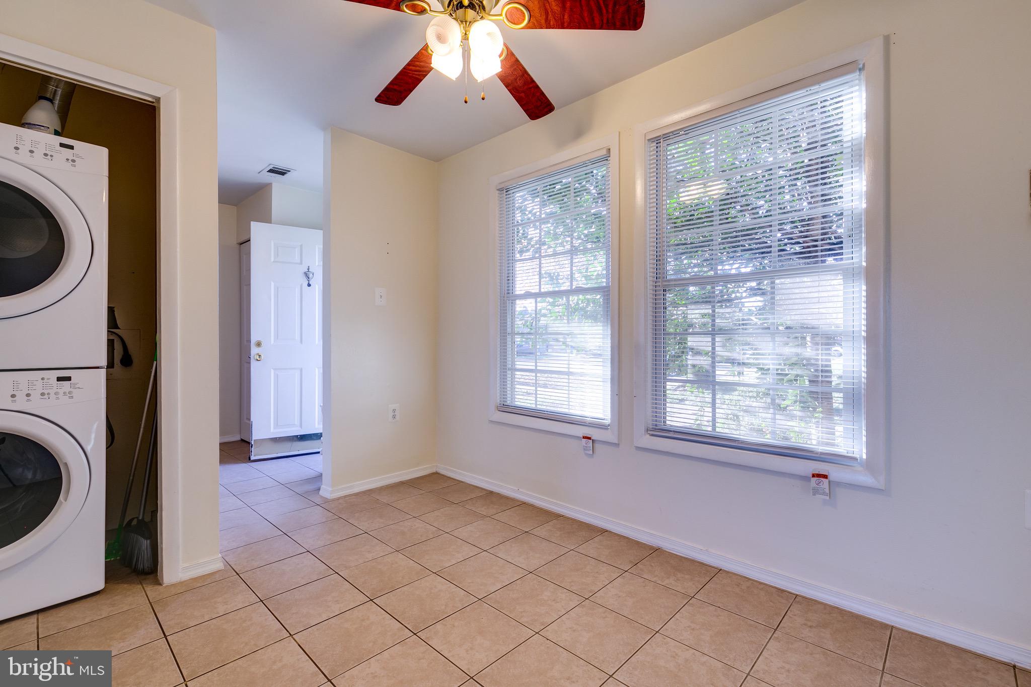 ASHTON GLEN - Residential Lease