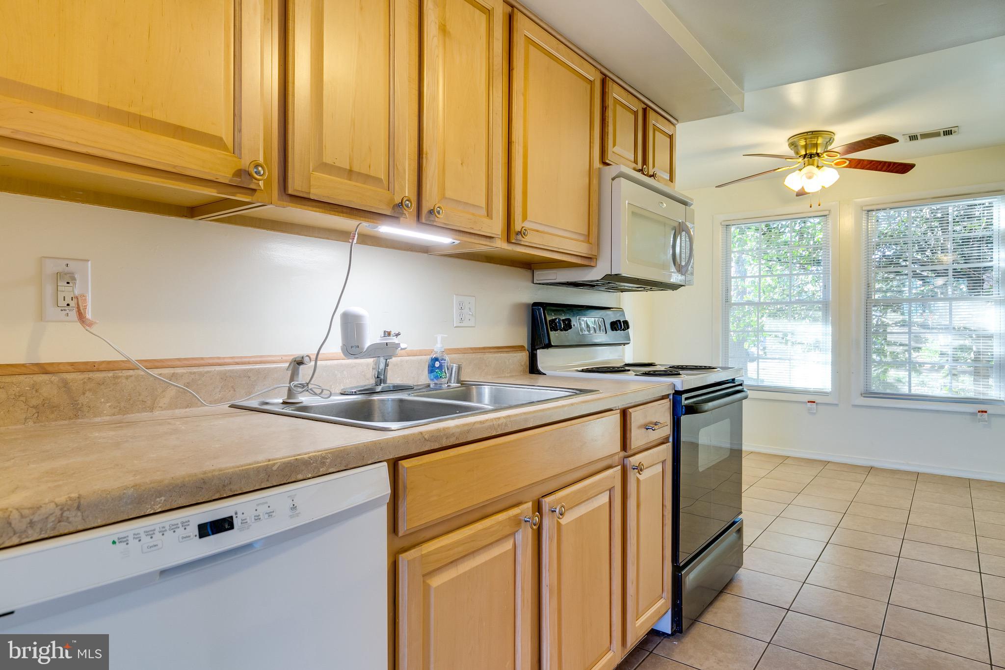 ASHTON GLEN - Residential Lease