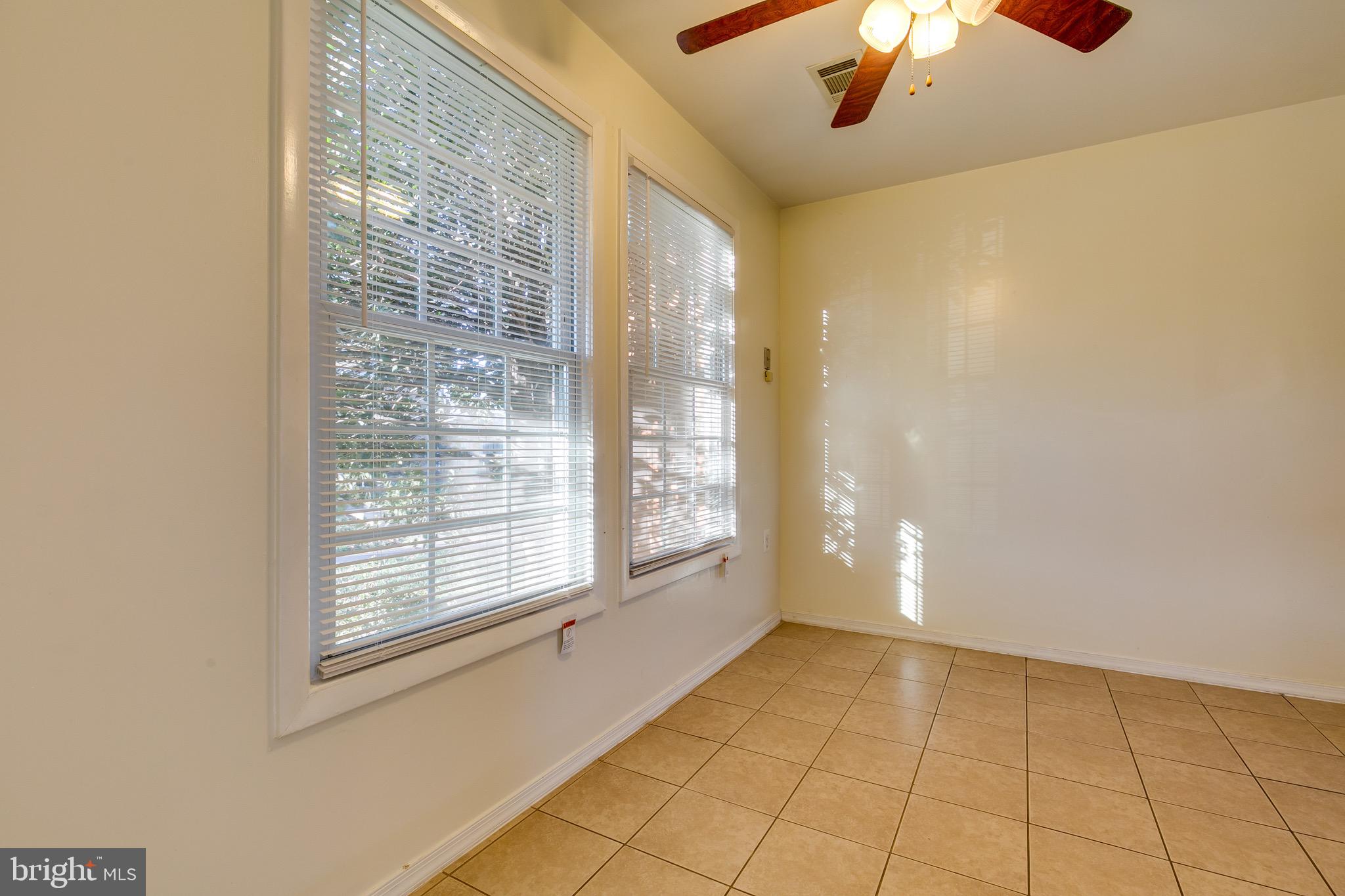 ASHTON GLEN - Residential Lease