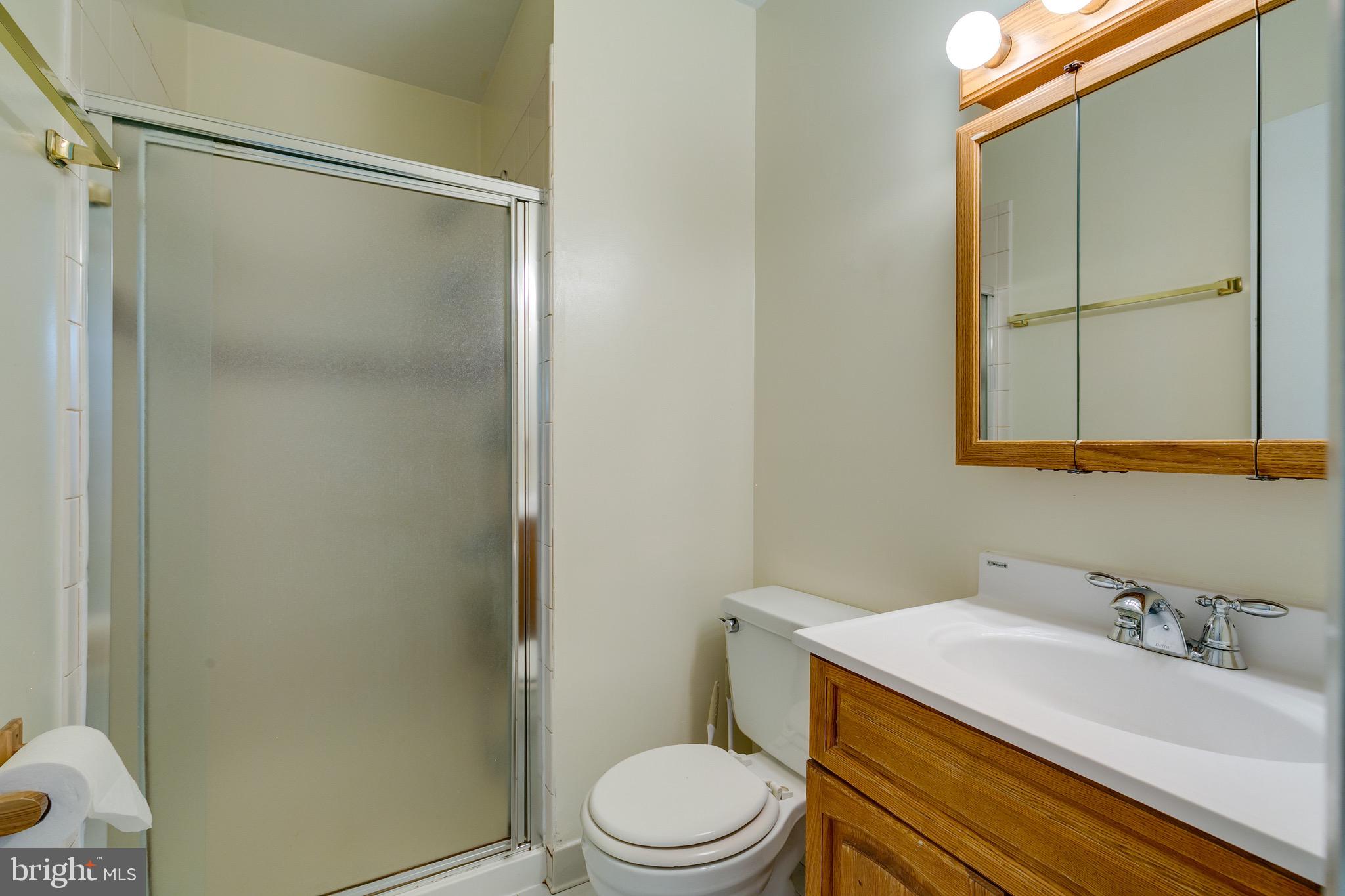 ASHTON GLEN - Residential Lease