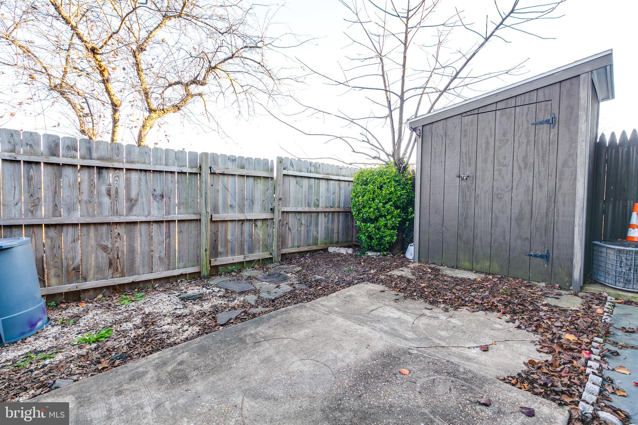 ASHTON GLEN - Residential Lease