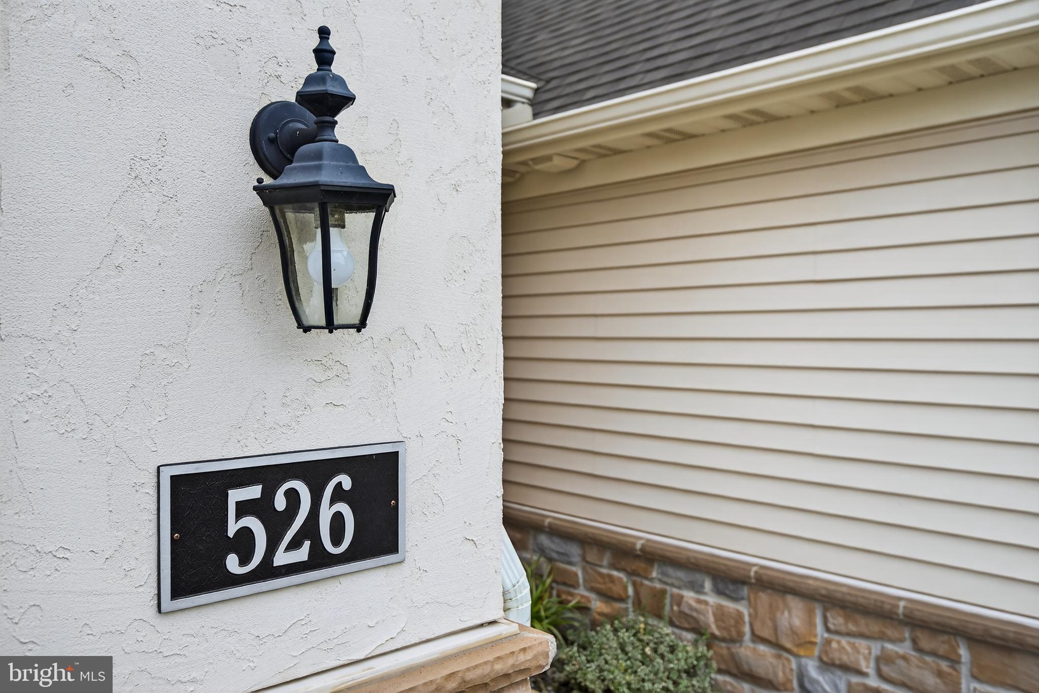 526 WHITECHAPEL ROAD