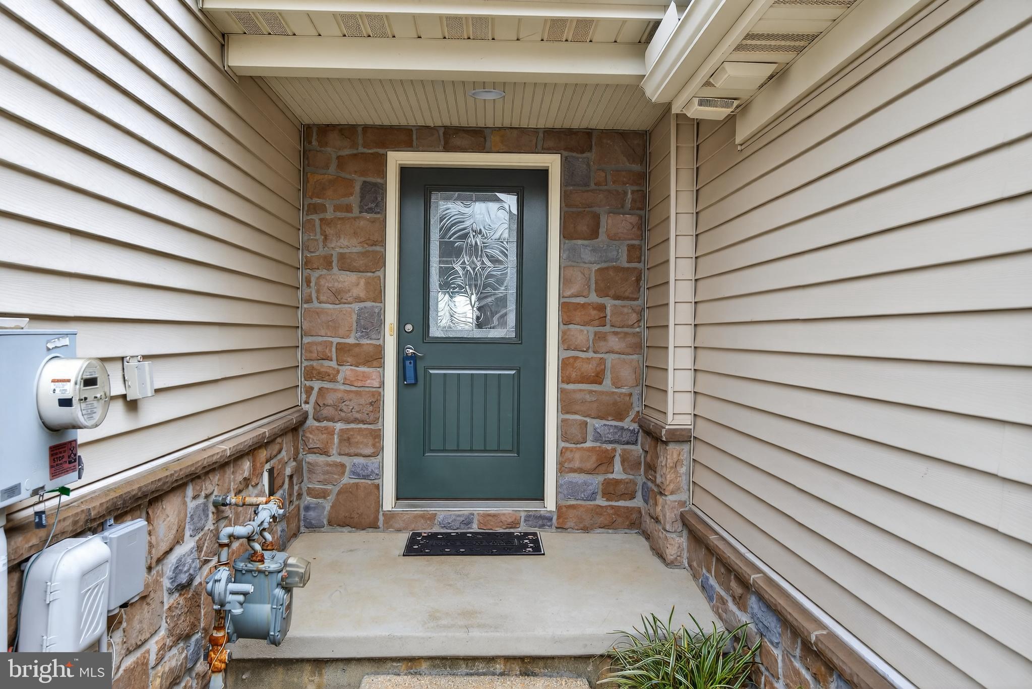 526 WHITECHAPEL ROAD