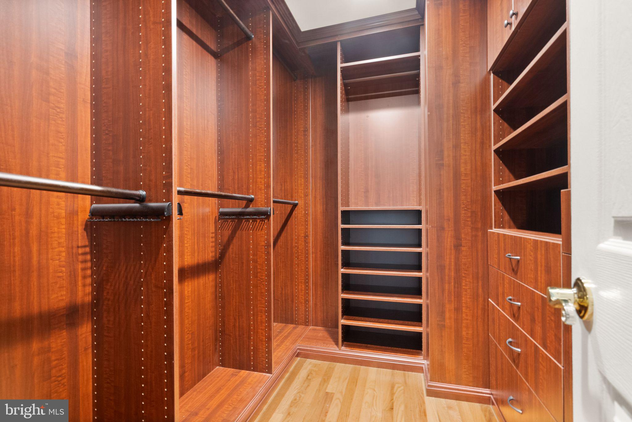 ASHBURN FARM - Residential