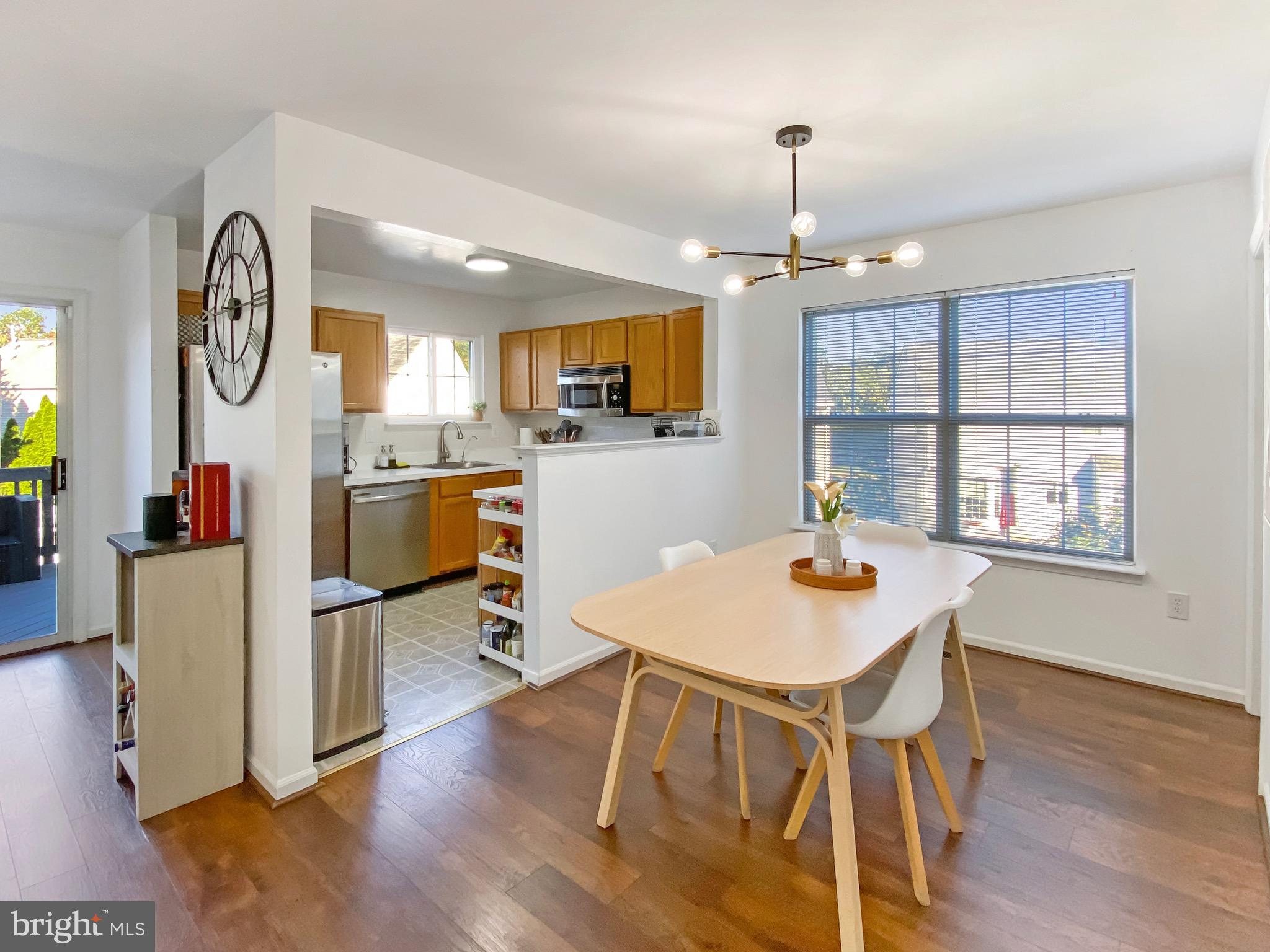 BROWNSTOWN ESTATES - Residential Lease