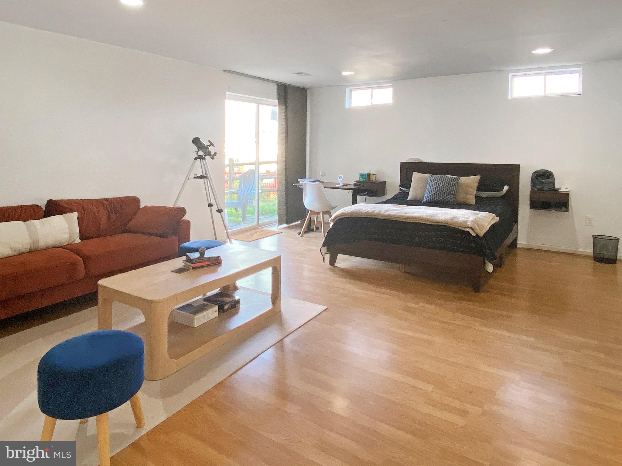 BROWNSTOWN ESTATES - Residential Lease