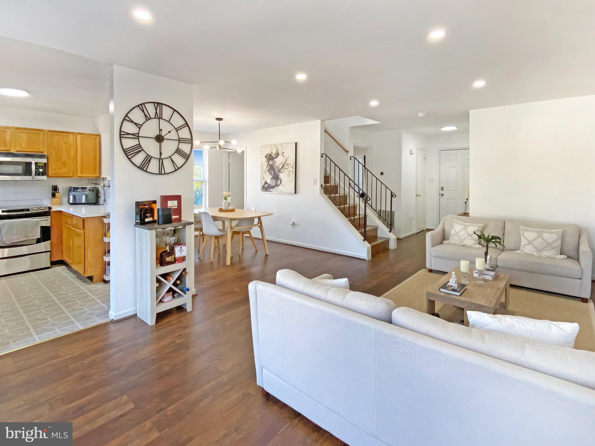 BROWNSTOWN ESTATES - Residential Lease