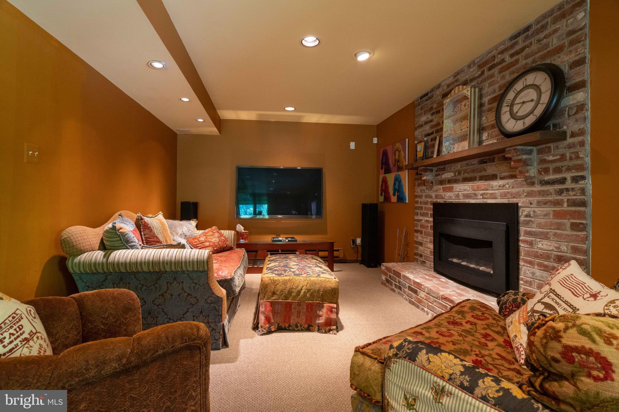 FOX FIELDS - Residential