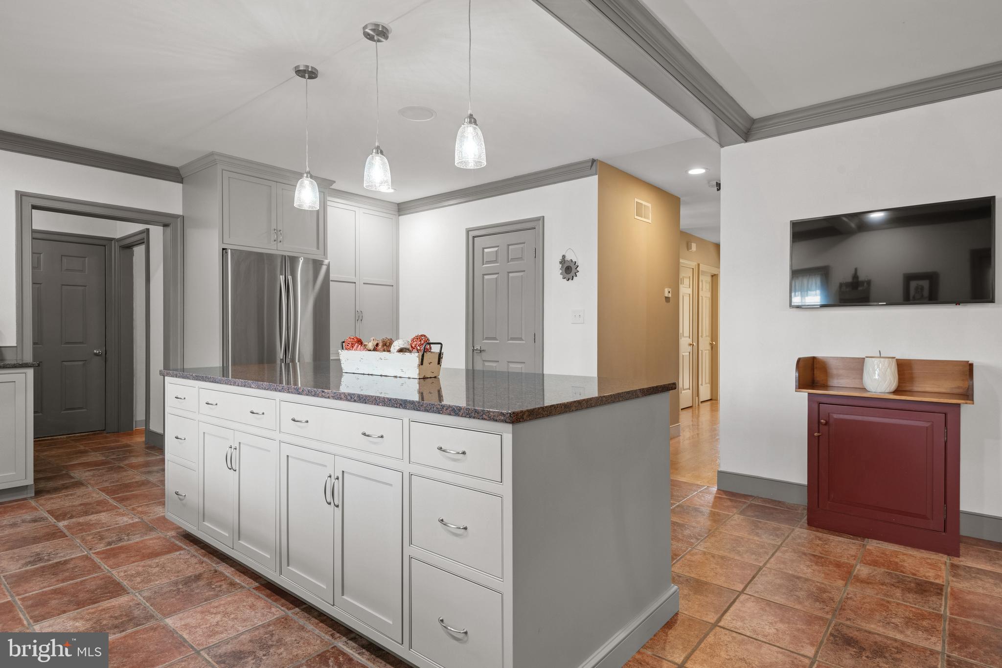 COUNTRY MEADOWS - Residential