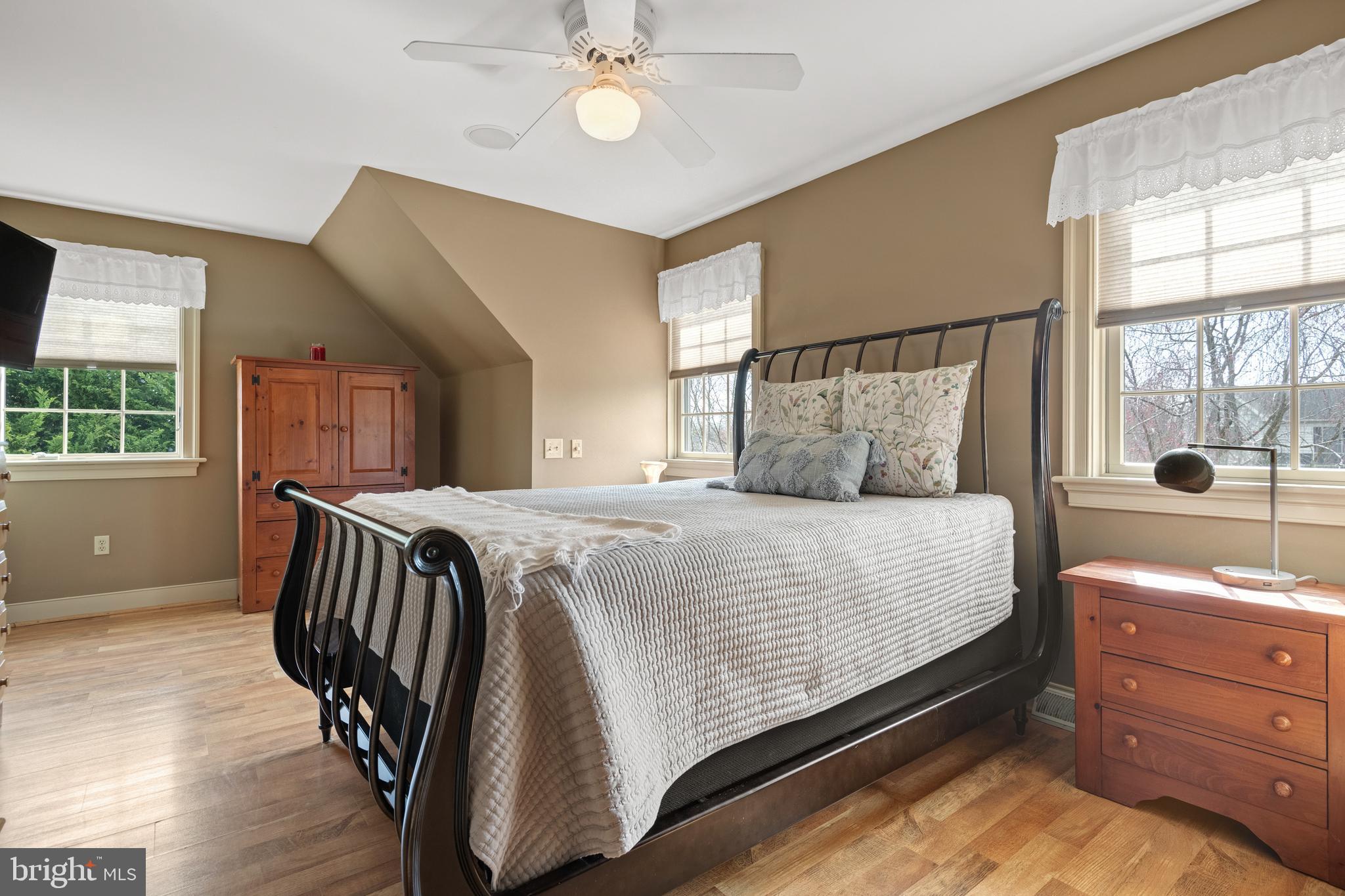 COUNTRY MEADOWS - Residential