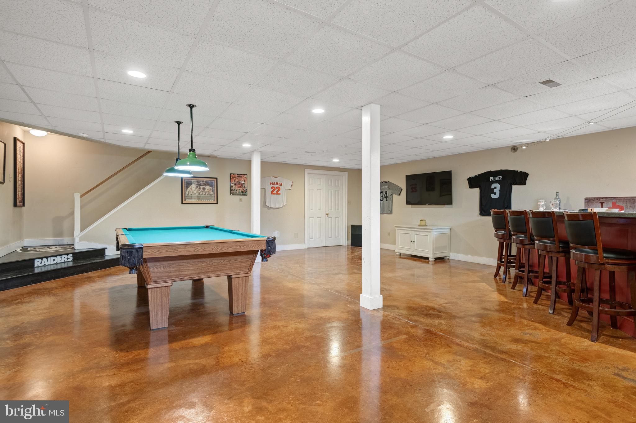 COUNTRY MEADOWS - Residential