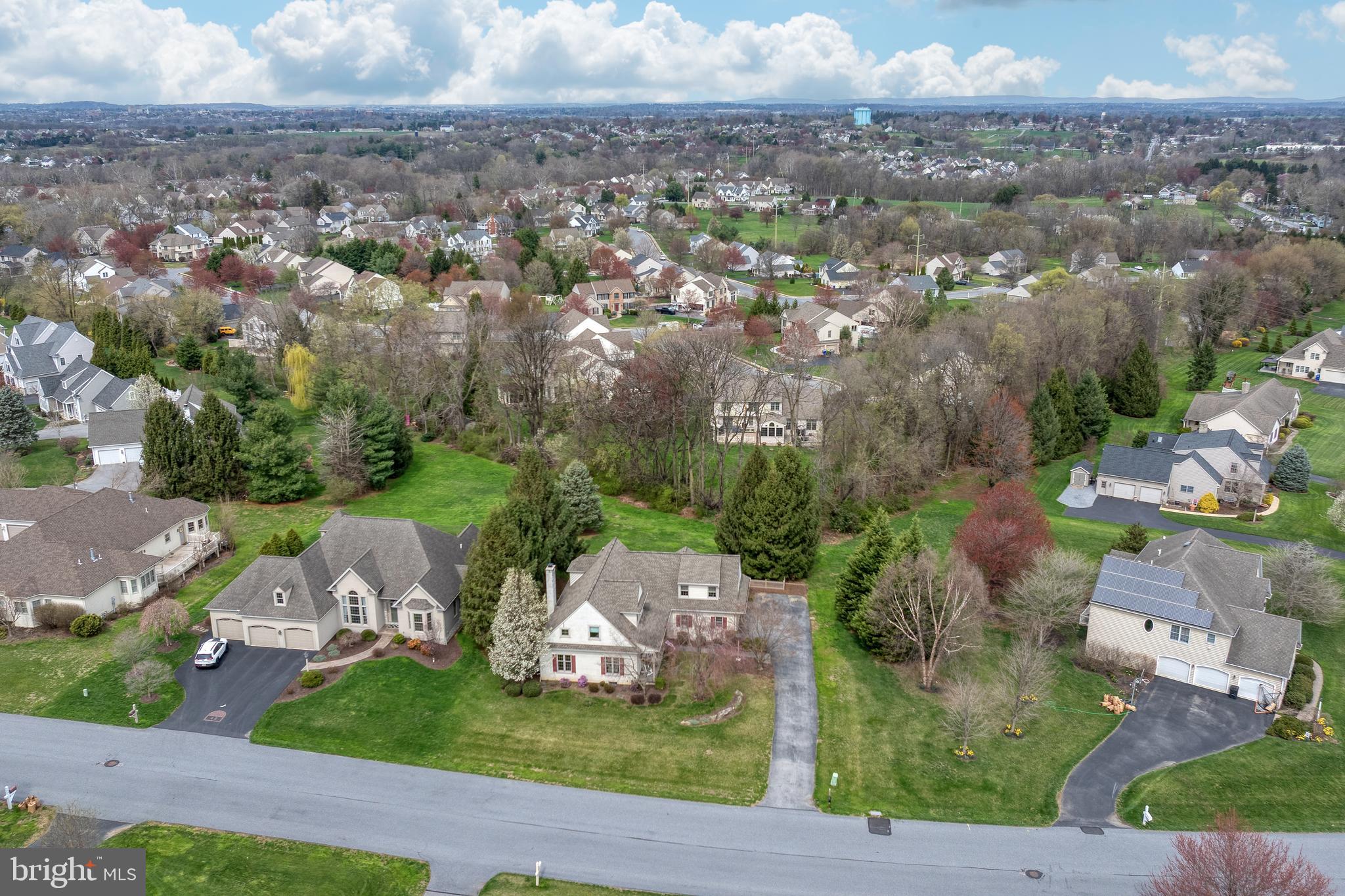 COUNTRY MEADOWS - Residential