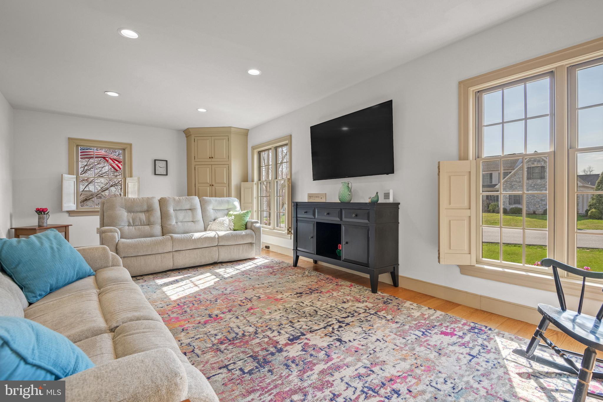 COUNTRY MEADOWS - Residential