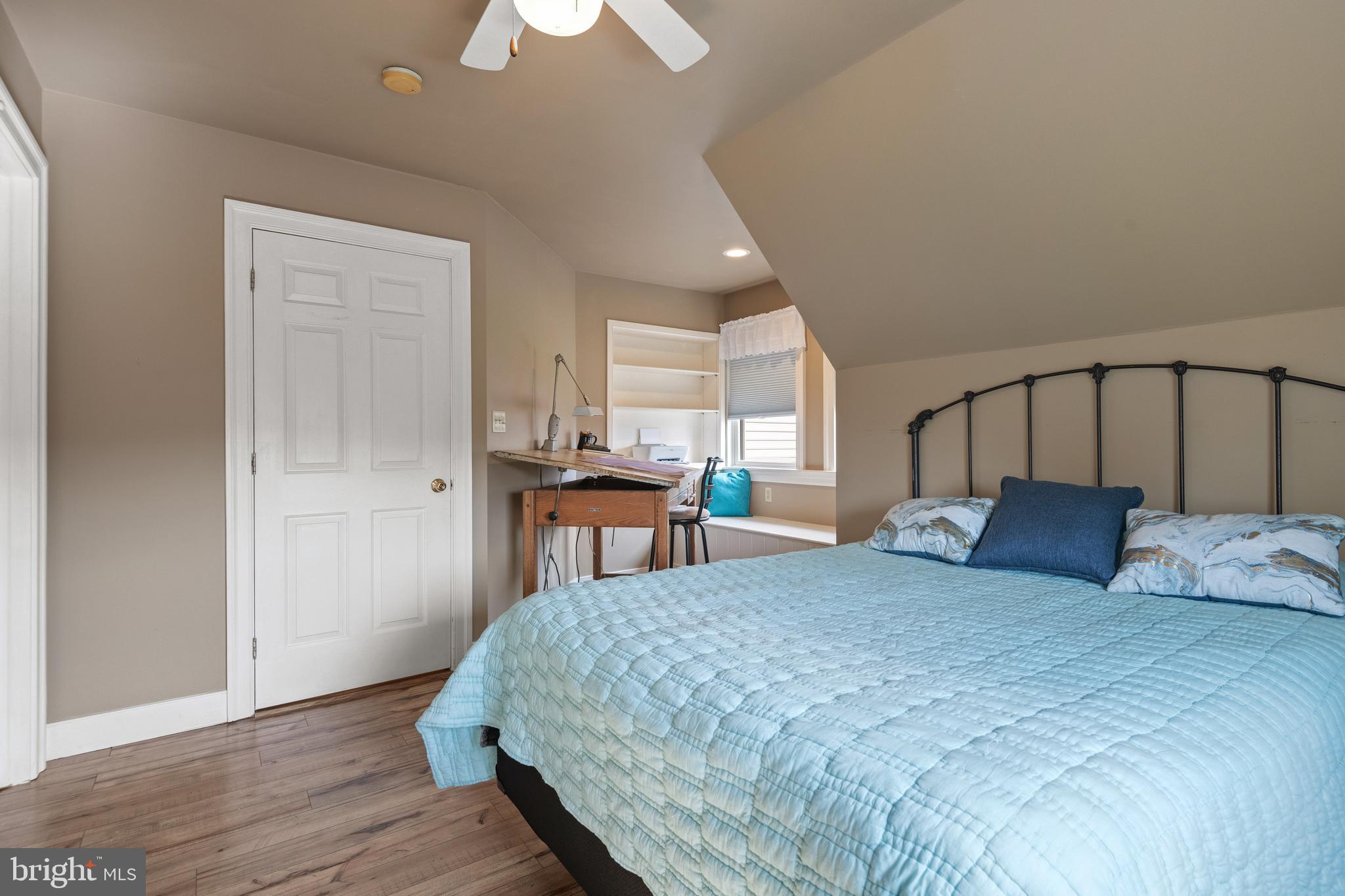 COUNTRY MEADOWS - Residential