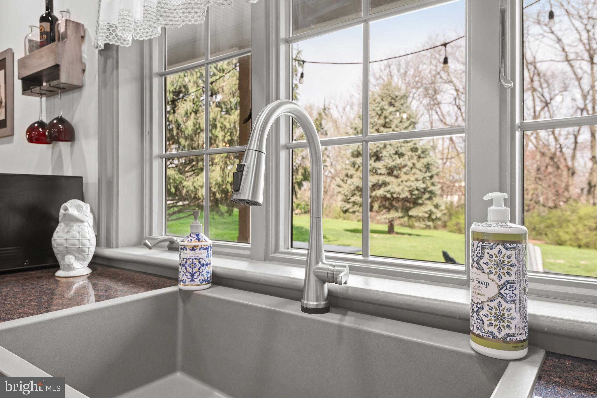 COUNTRY MEADOWS - Residential