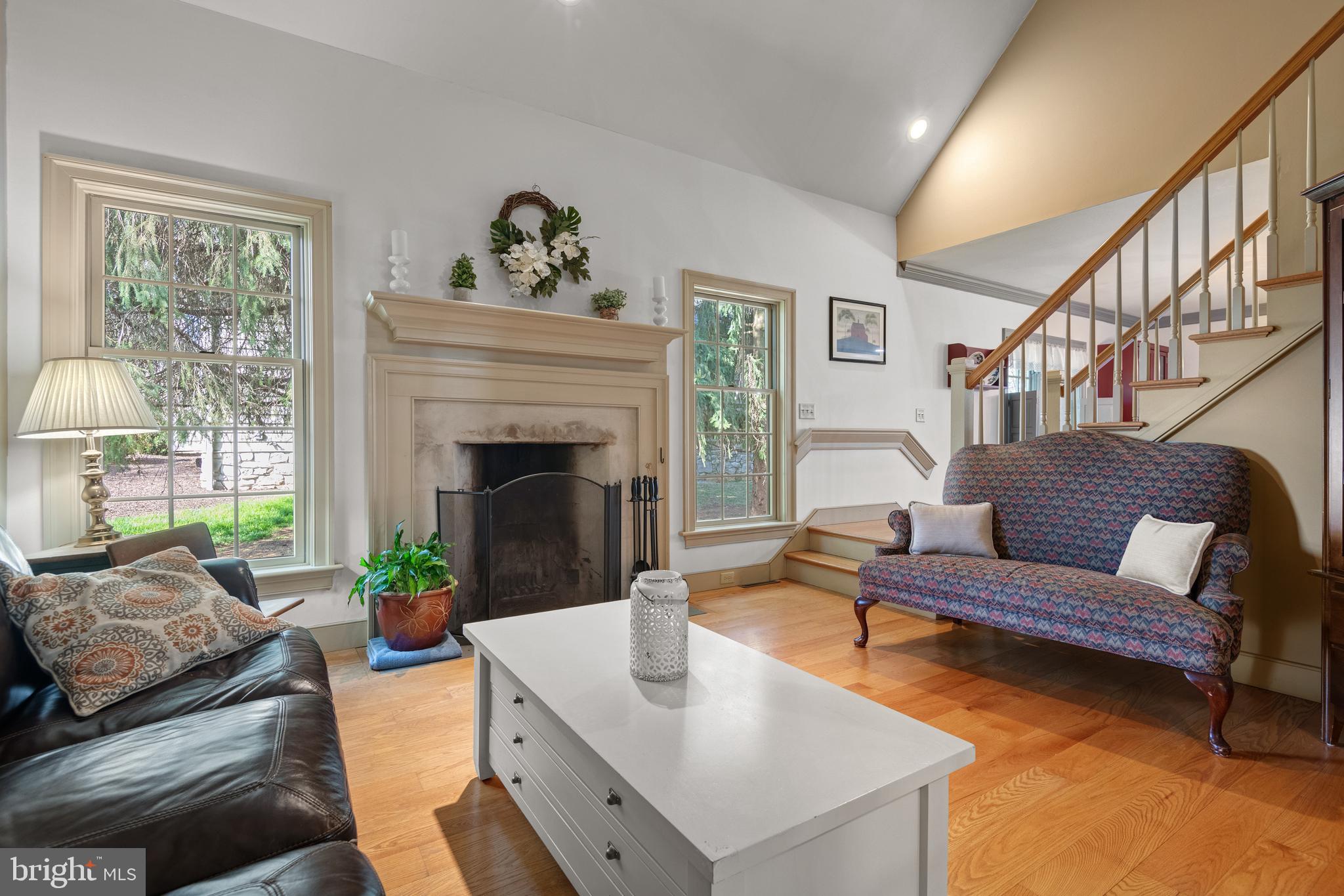 COUNTRY MEADOWS - Residential