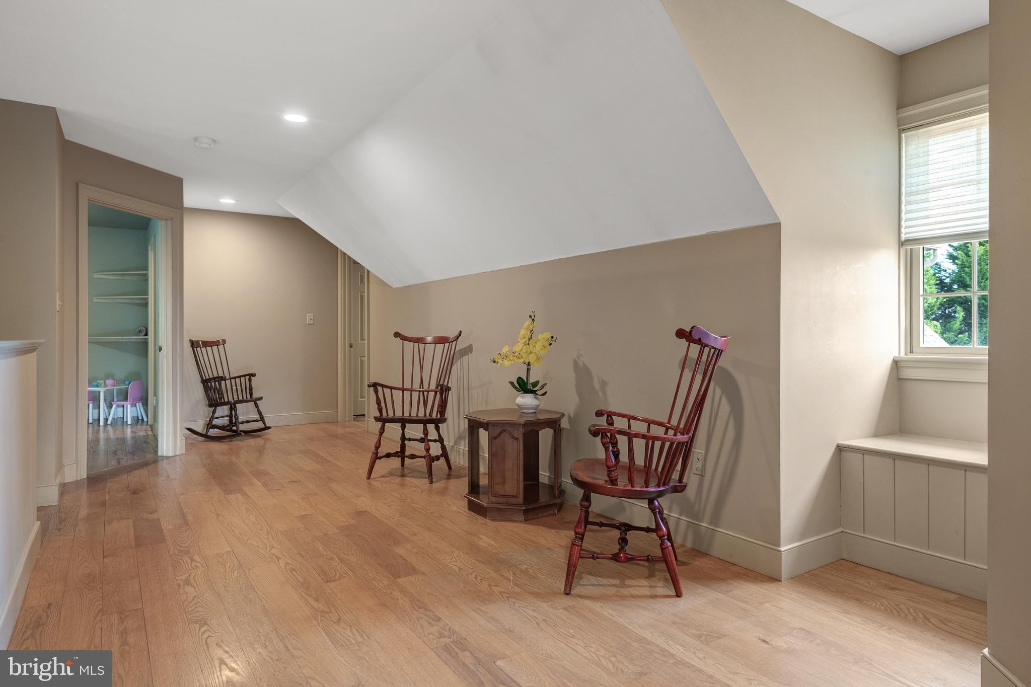 COUNTRY MEADOWS - Residential