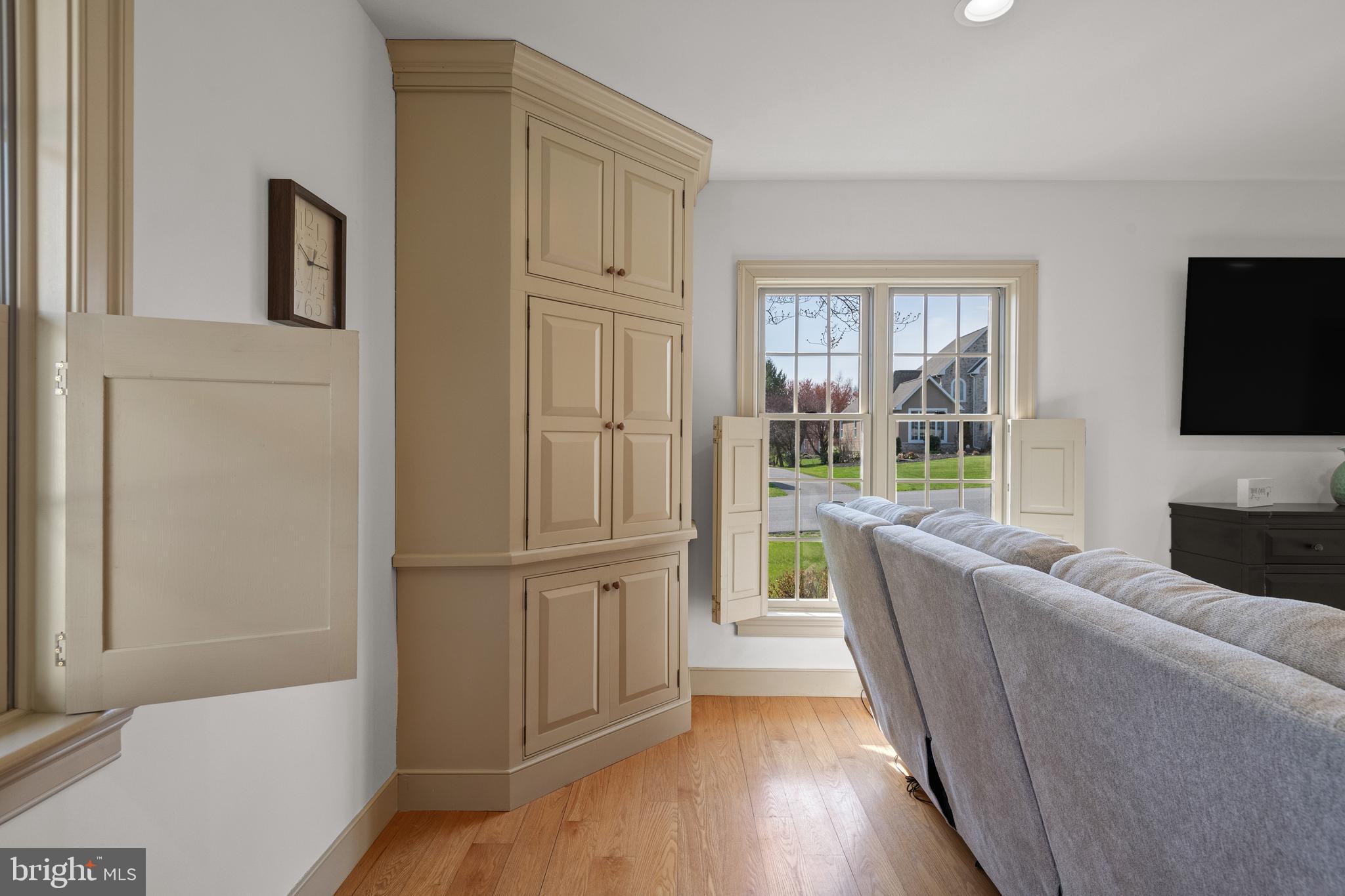 COUNTRY MEADOWS - Residential