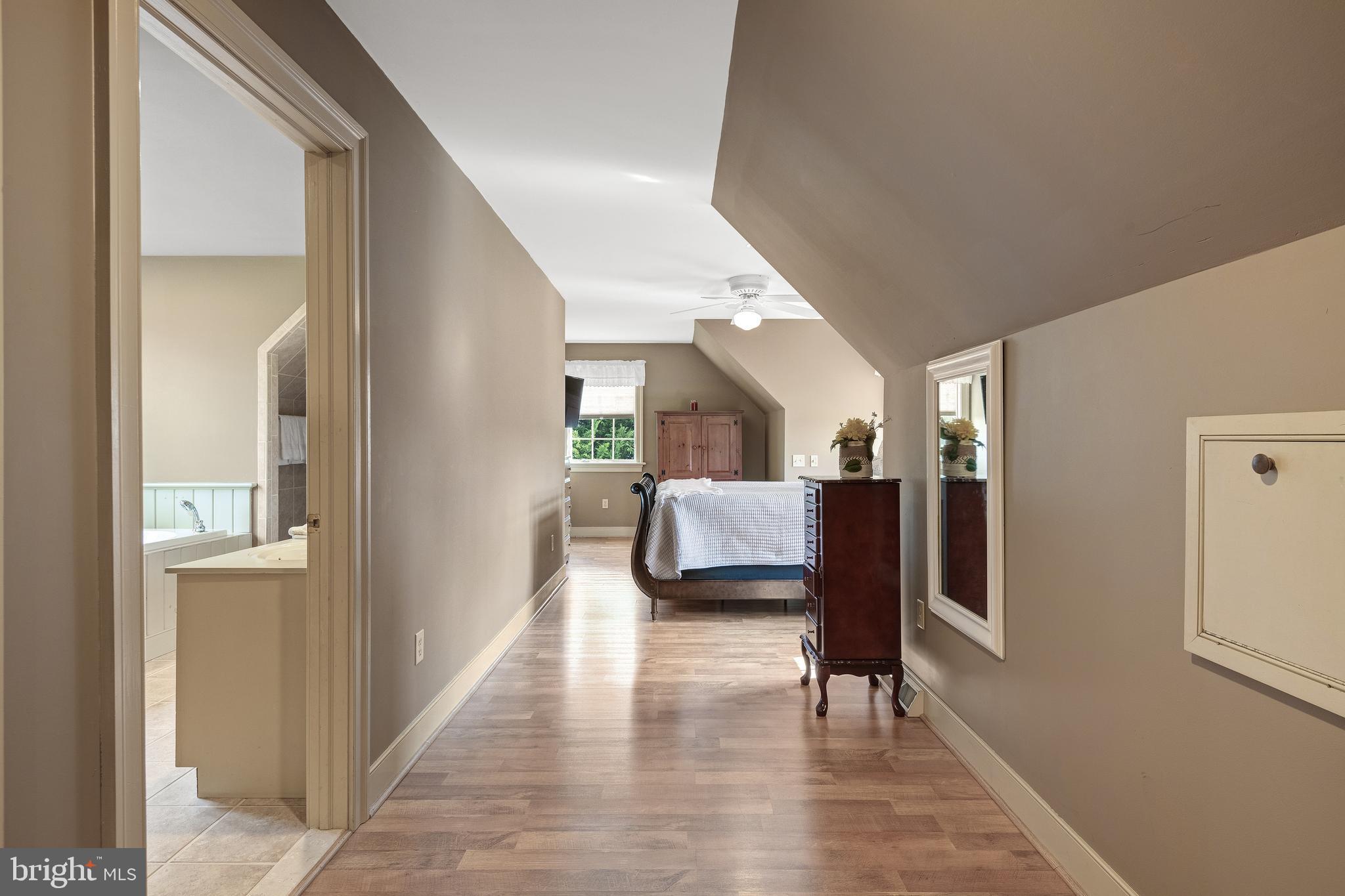 COUNTRY MEADOWS - Residential