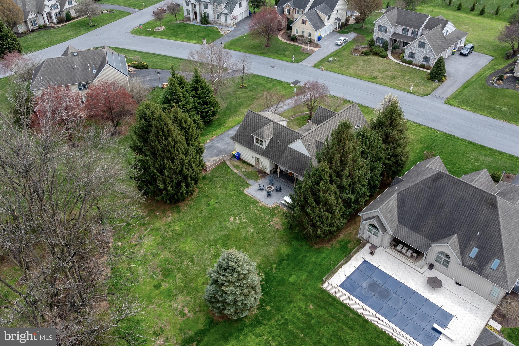 COUNTRY MEADOWS - Residential