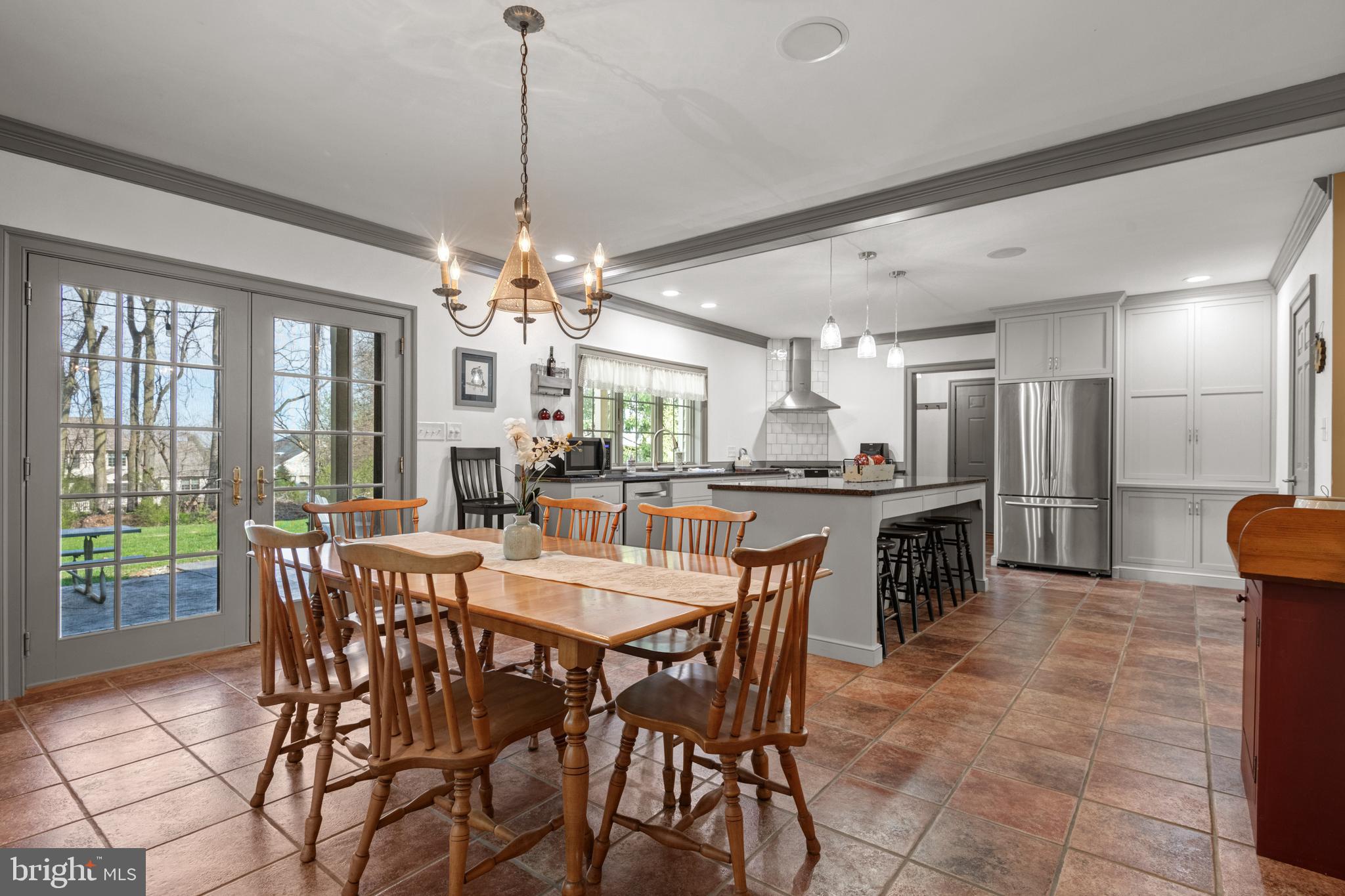 COUNTRY MEADOWS - Residential