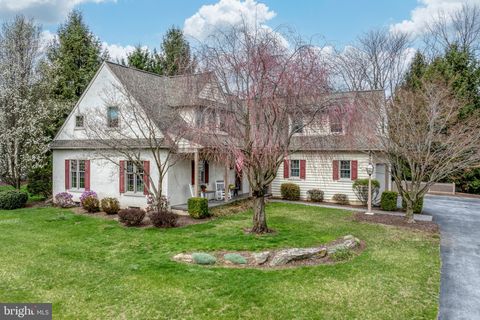 51 RIDGEFIELD DRIVE LANCASTER PA 17602