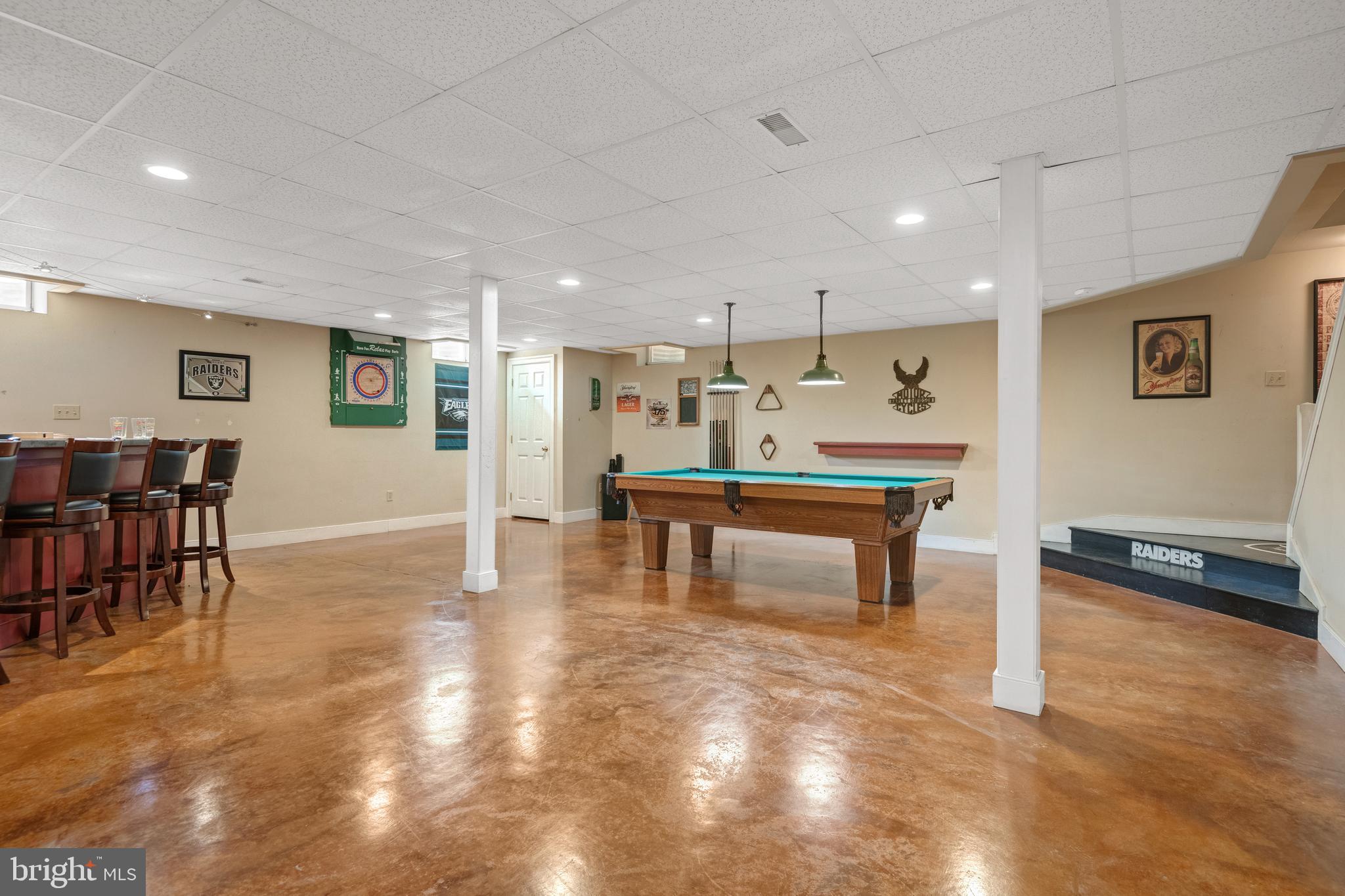 COUNTRY MEADOWS - Residential