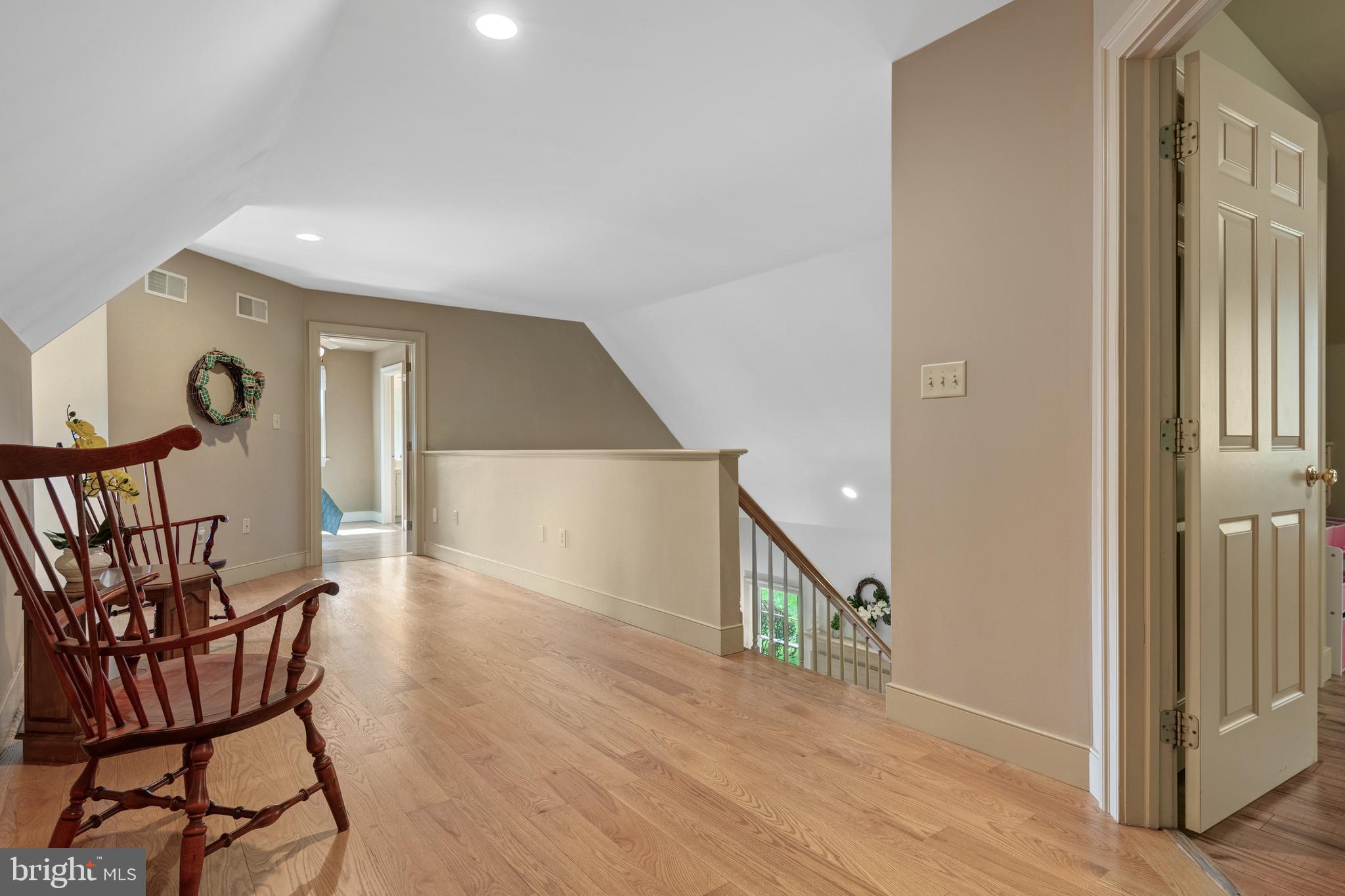 COUNTRY MEADOWS - Residential