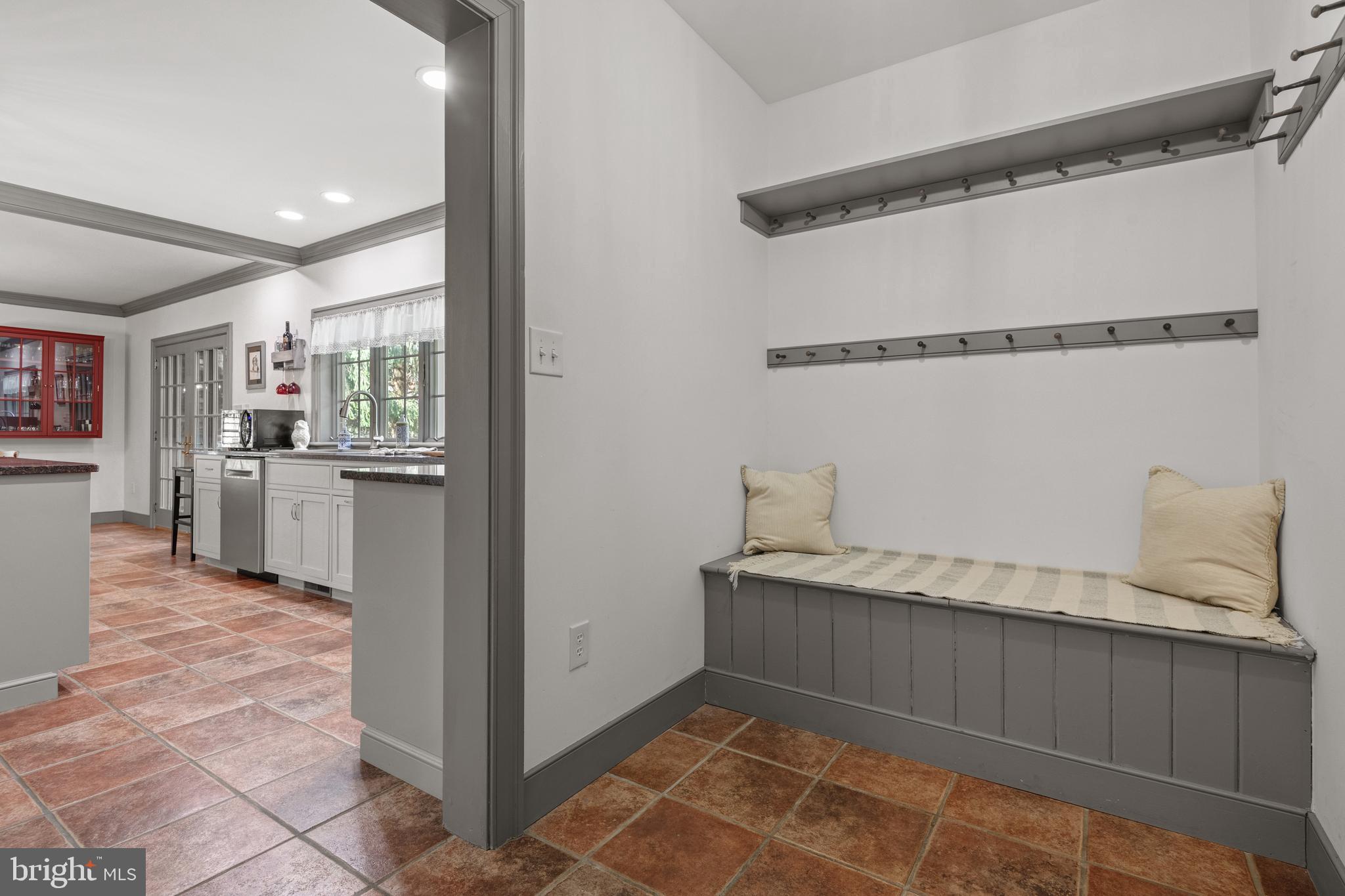 COUNTRY MEADOWS - Residential