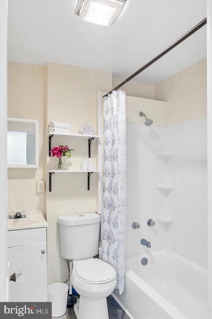 MCELDERRY PARK - Residential Lease