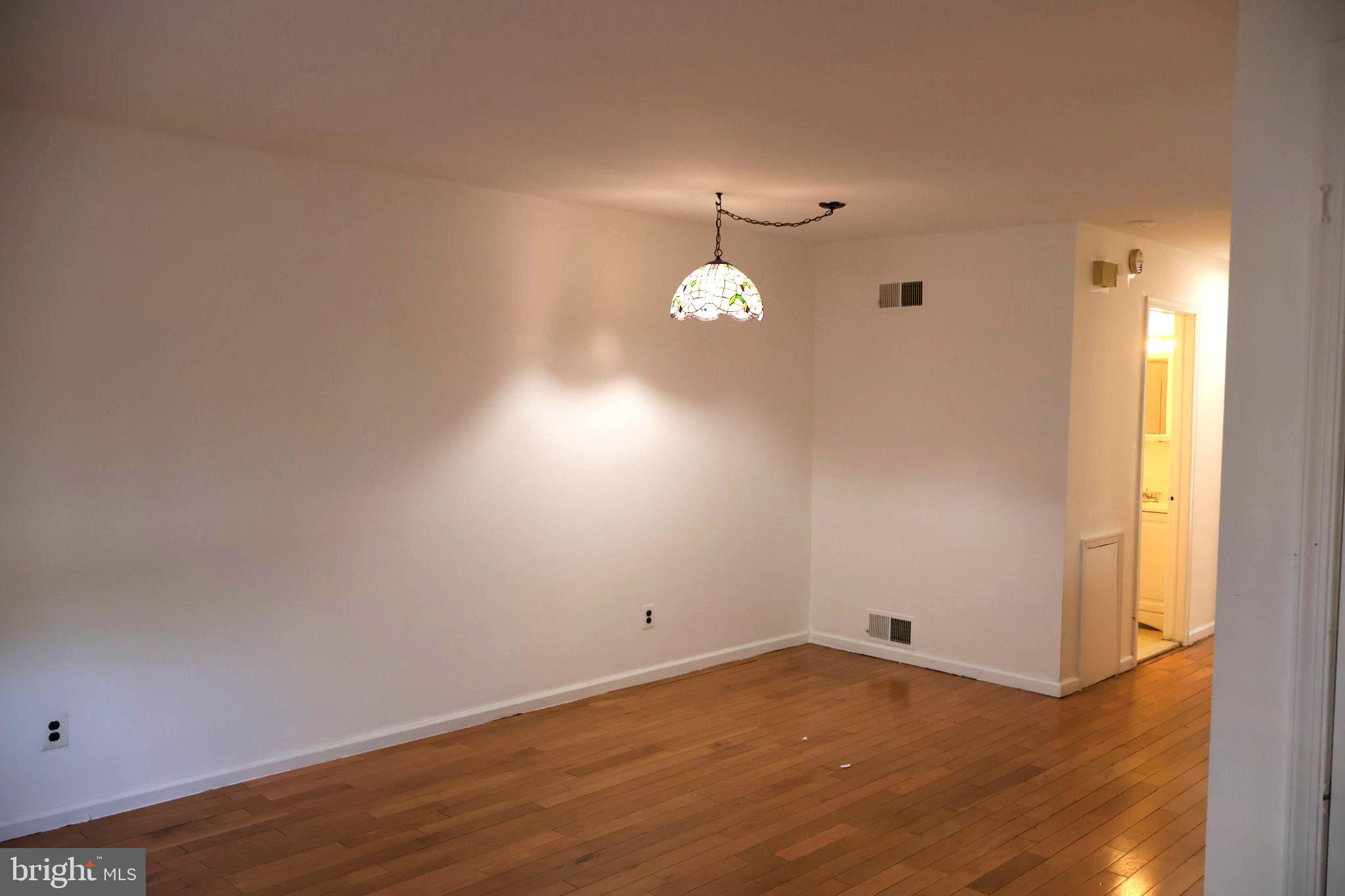 601 COUNTRY LANE