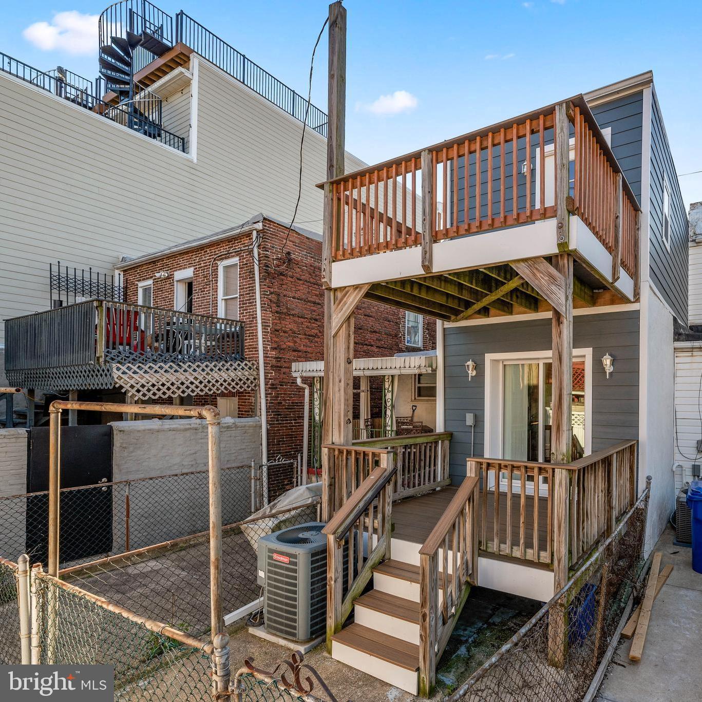 LOCUST POINT - Residential