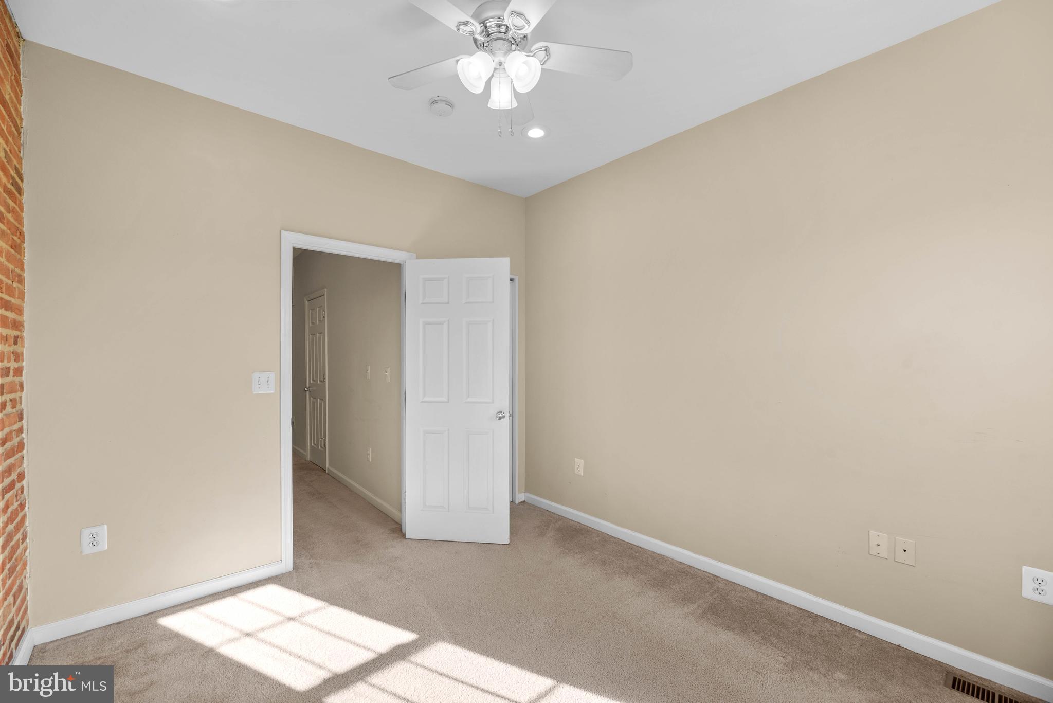 LOCUST POINT - Residential