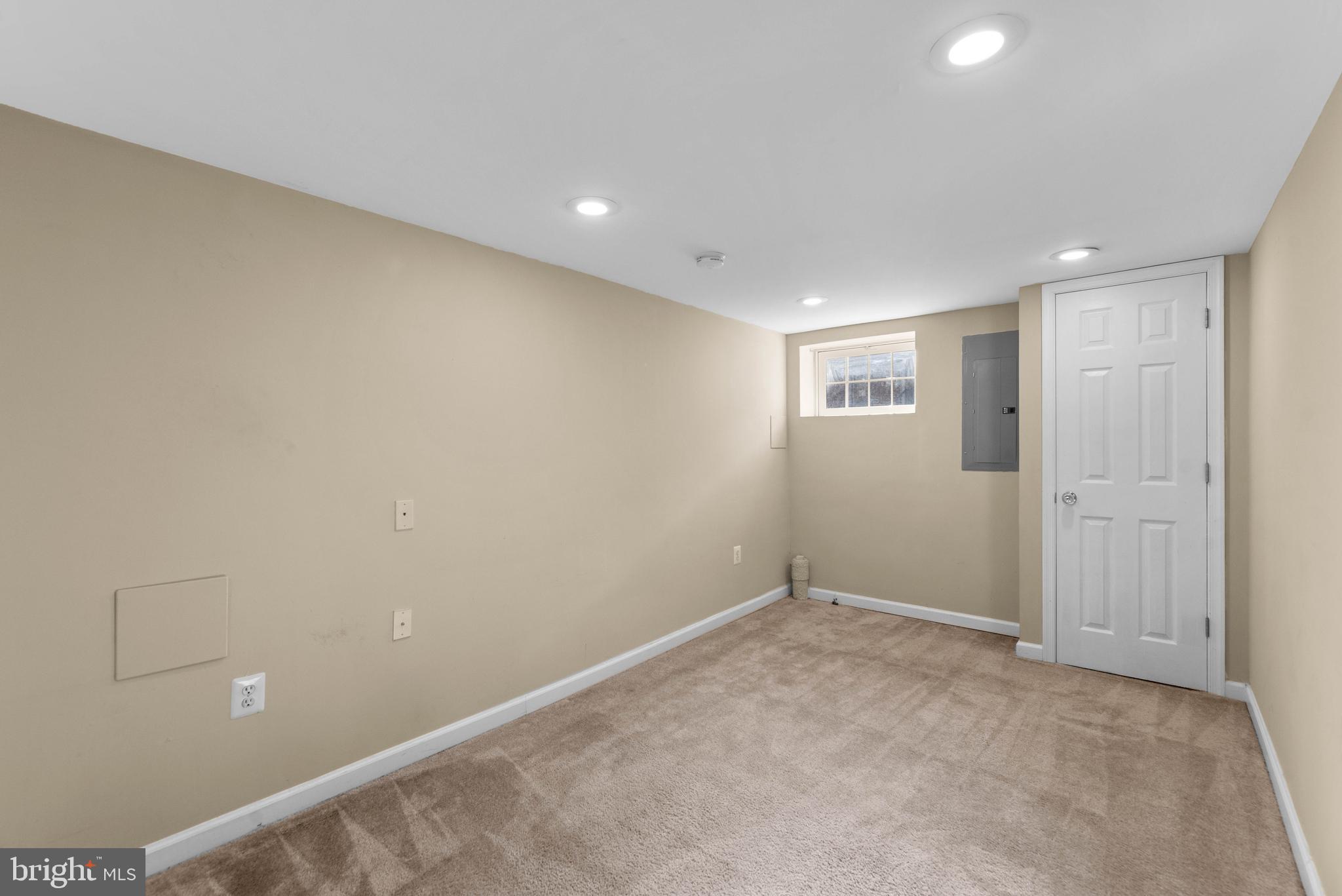 LOCUST POINT - Residential