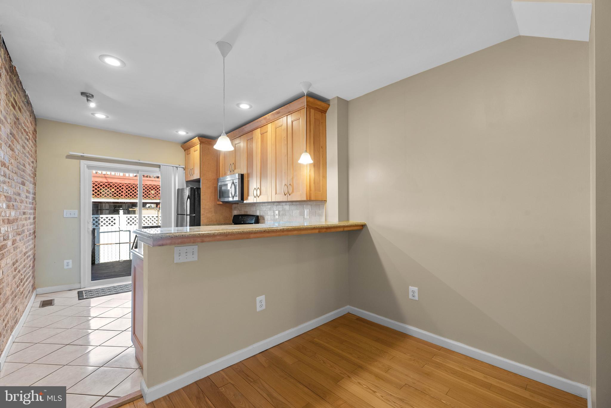 LOCUST POINT - Residential